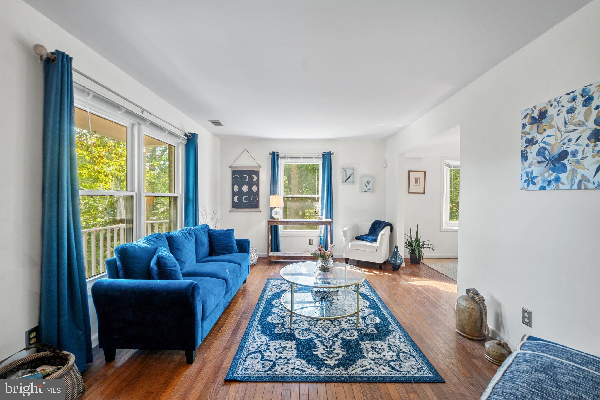 CHEVERLY HILLS - Residential