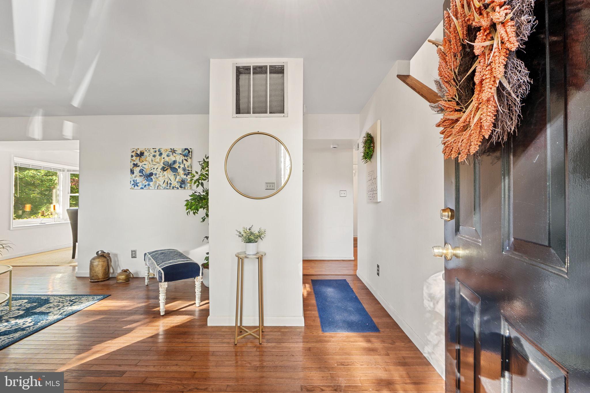 CHEVERLY HILLS - Residential