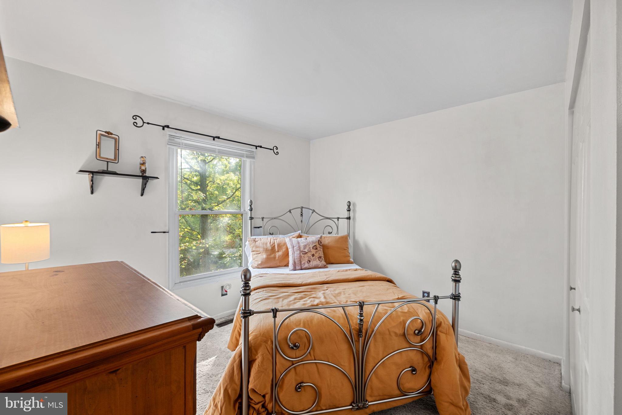 CHEVERLY HILLS - Residential