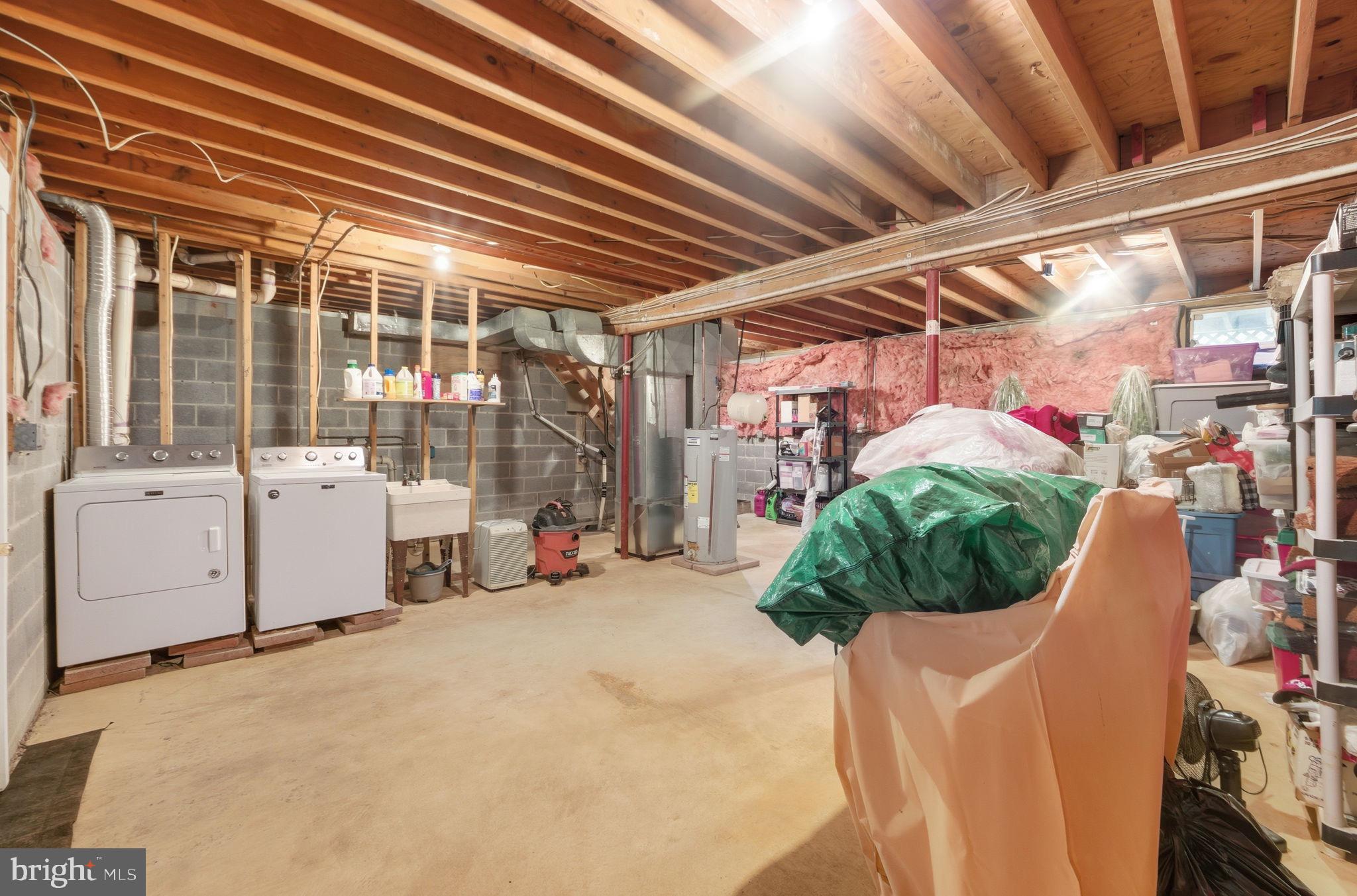 CHEVERLY HILLS - Residential