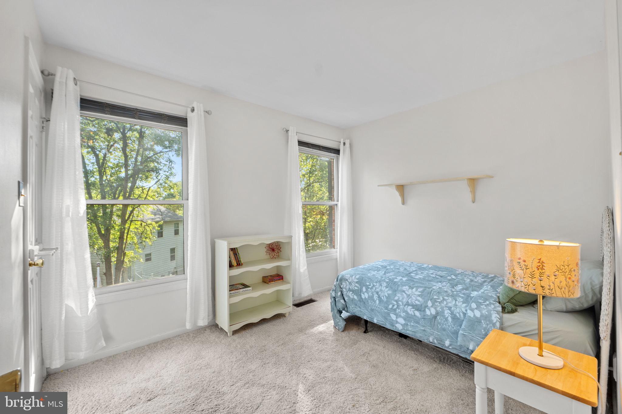 CHEVERLY HILLS - Residential