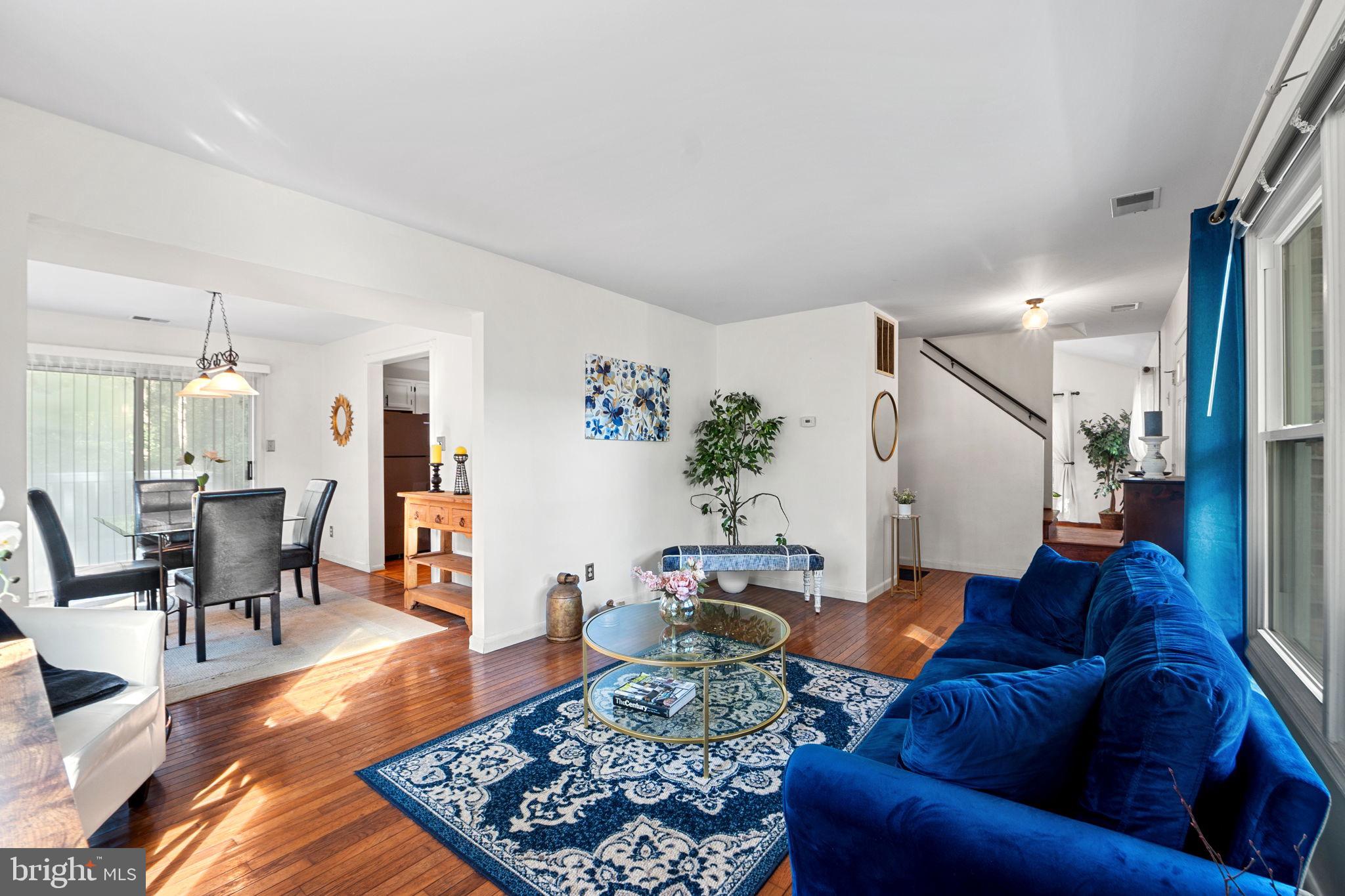 CHEVERLY HILLS - Residential