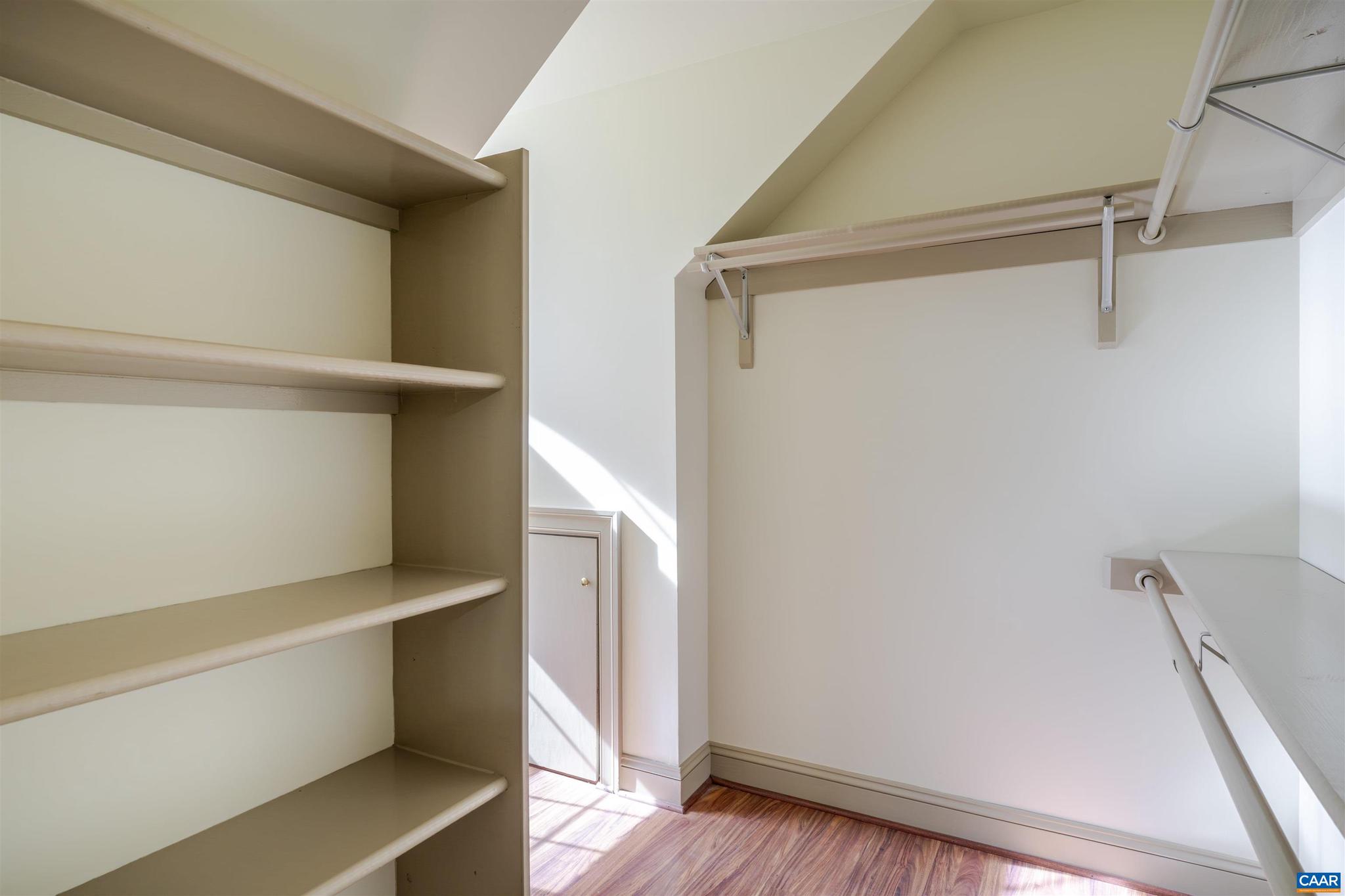 BEAU MONT FARM - Residential