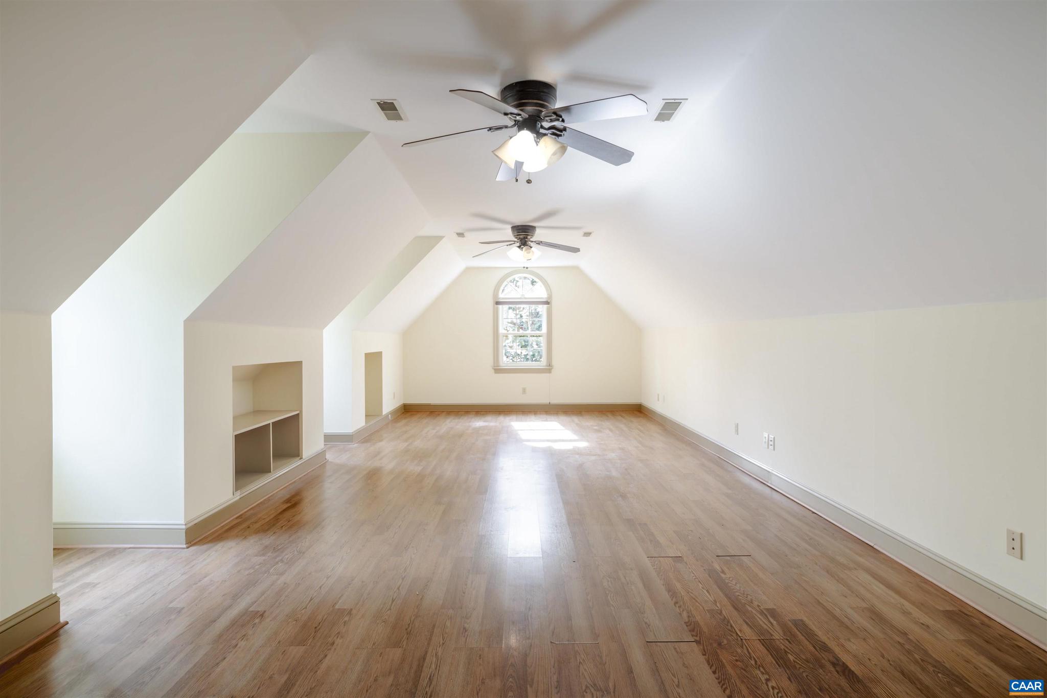 BEAU MONT FARM - Residential