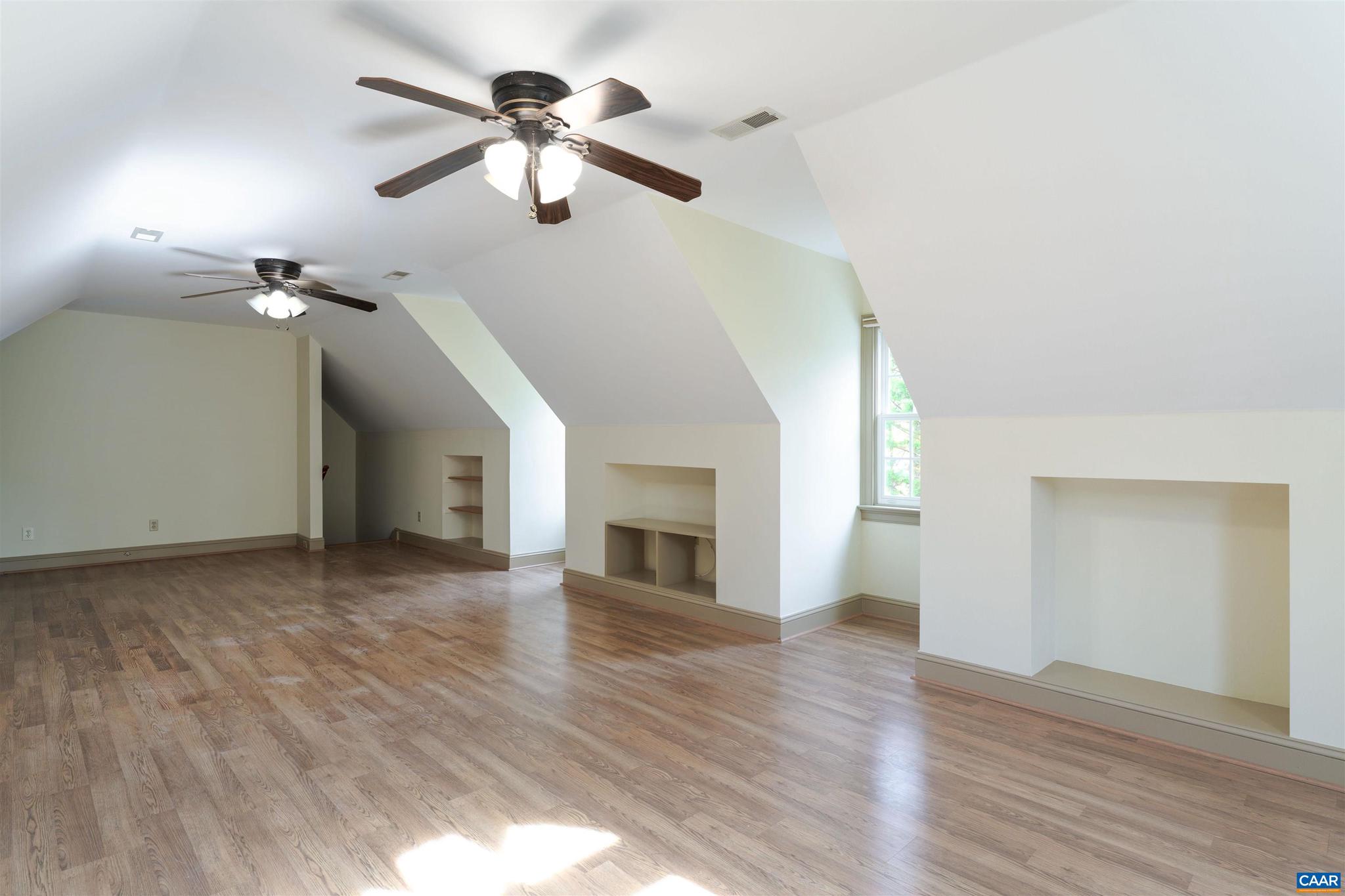 BEAU MONT FARM - Residential