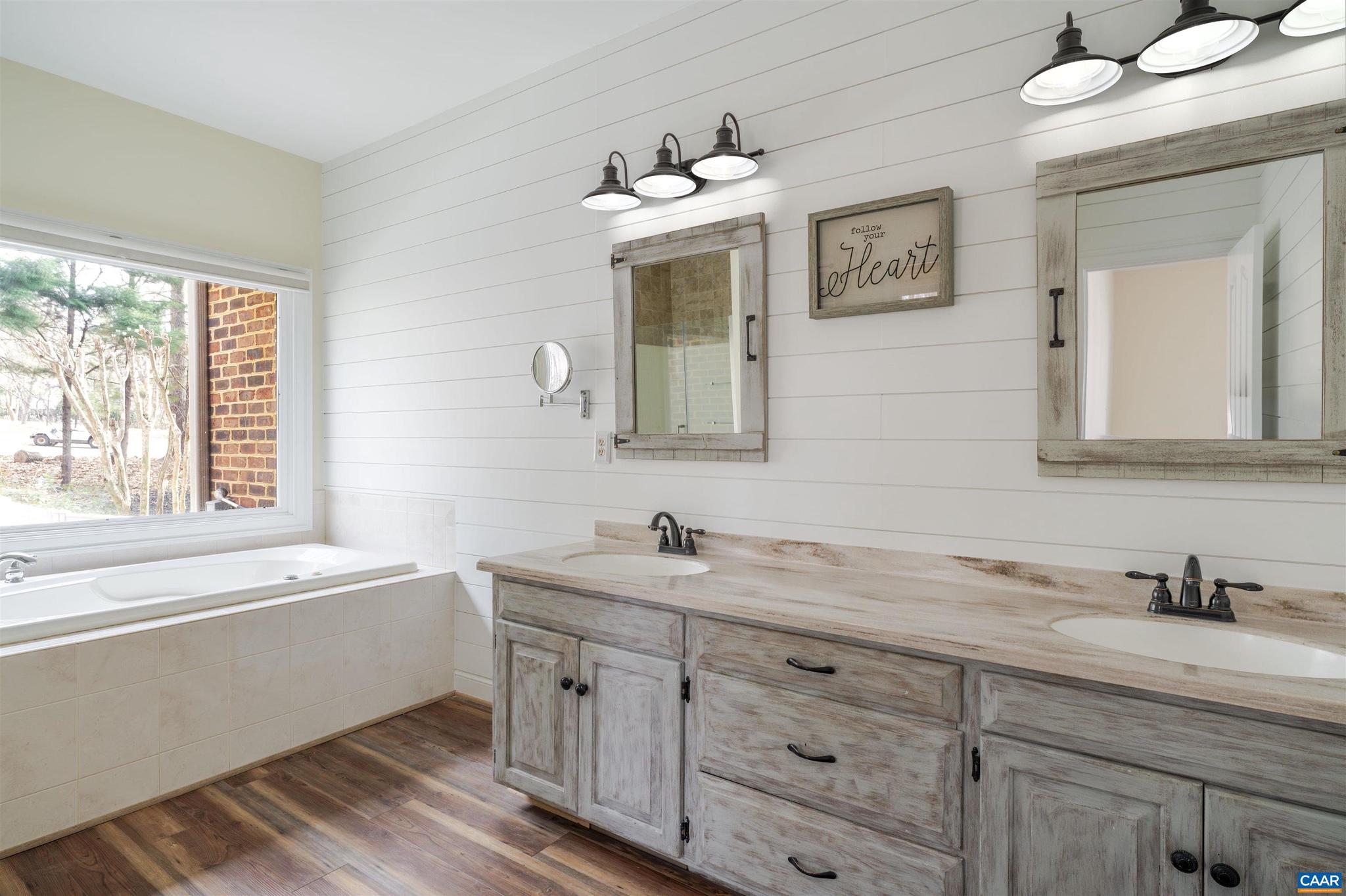 BEAU MONT FARM - Residential