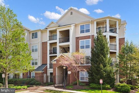 Photo of 12901 Centre Park Circle #217, HERNDON, VA 20171 (MLS # VAFX2310830)