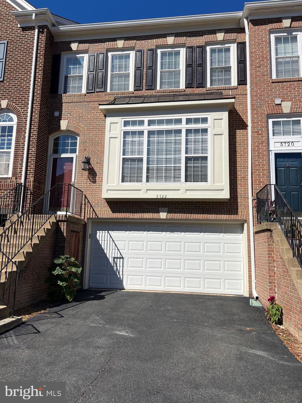 Photo of 5722 Governors Pond Circle, ALEXANDRIA, VA 22310 (MLS # VAFX2273158)