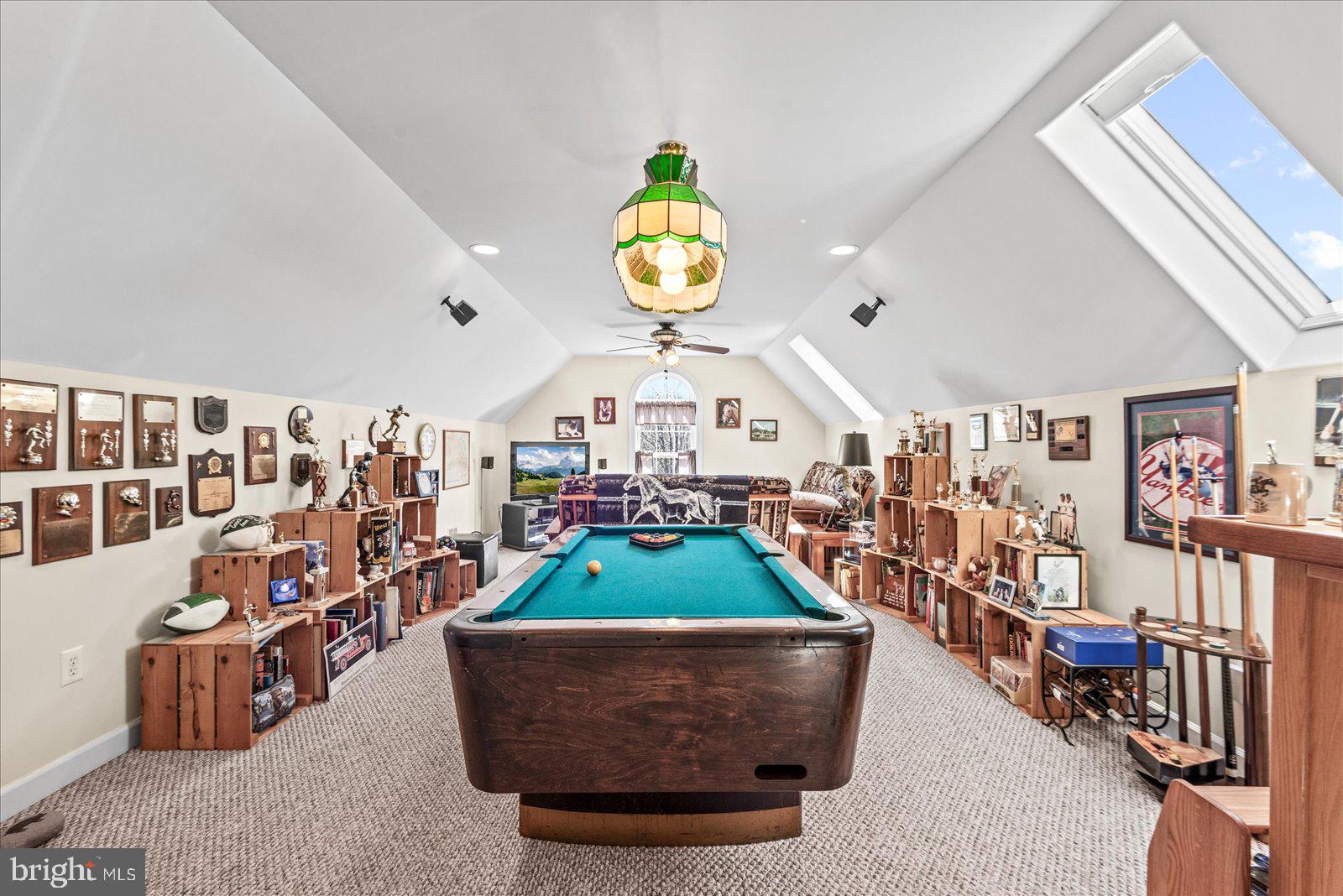 MEADOWLAND - Residential