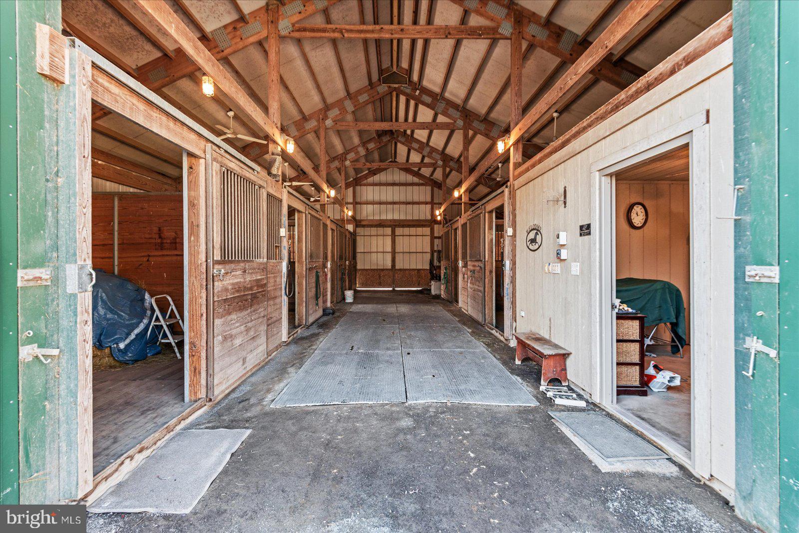 MEADOWLAND - Residential