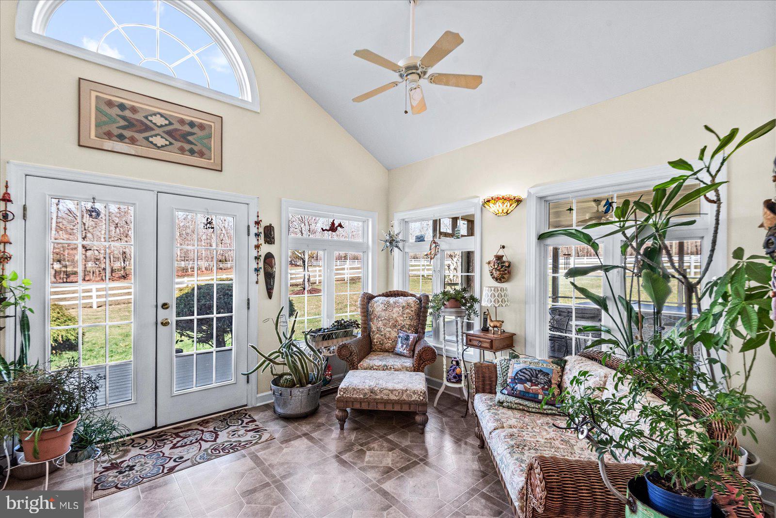 MEADOWLAND - Residential