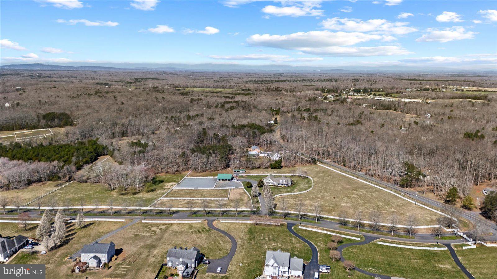 MEADOWLAND - Residential