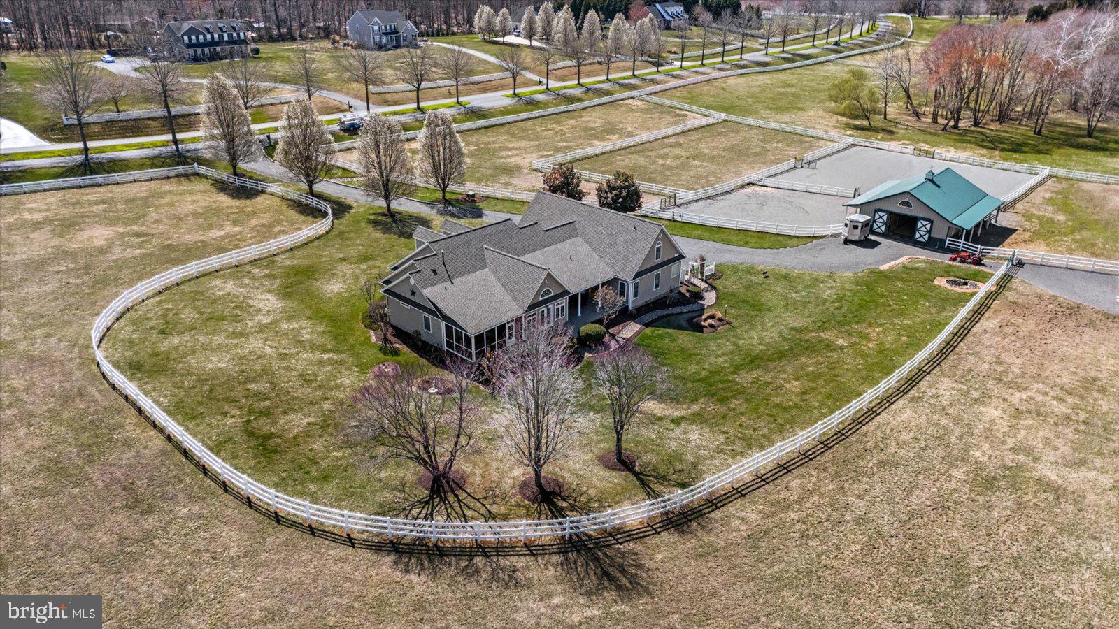 MEADOWLAND - Residential