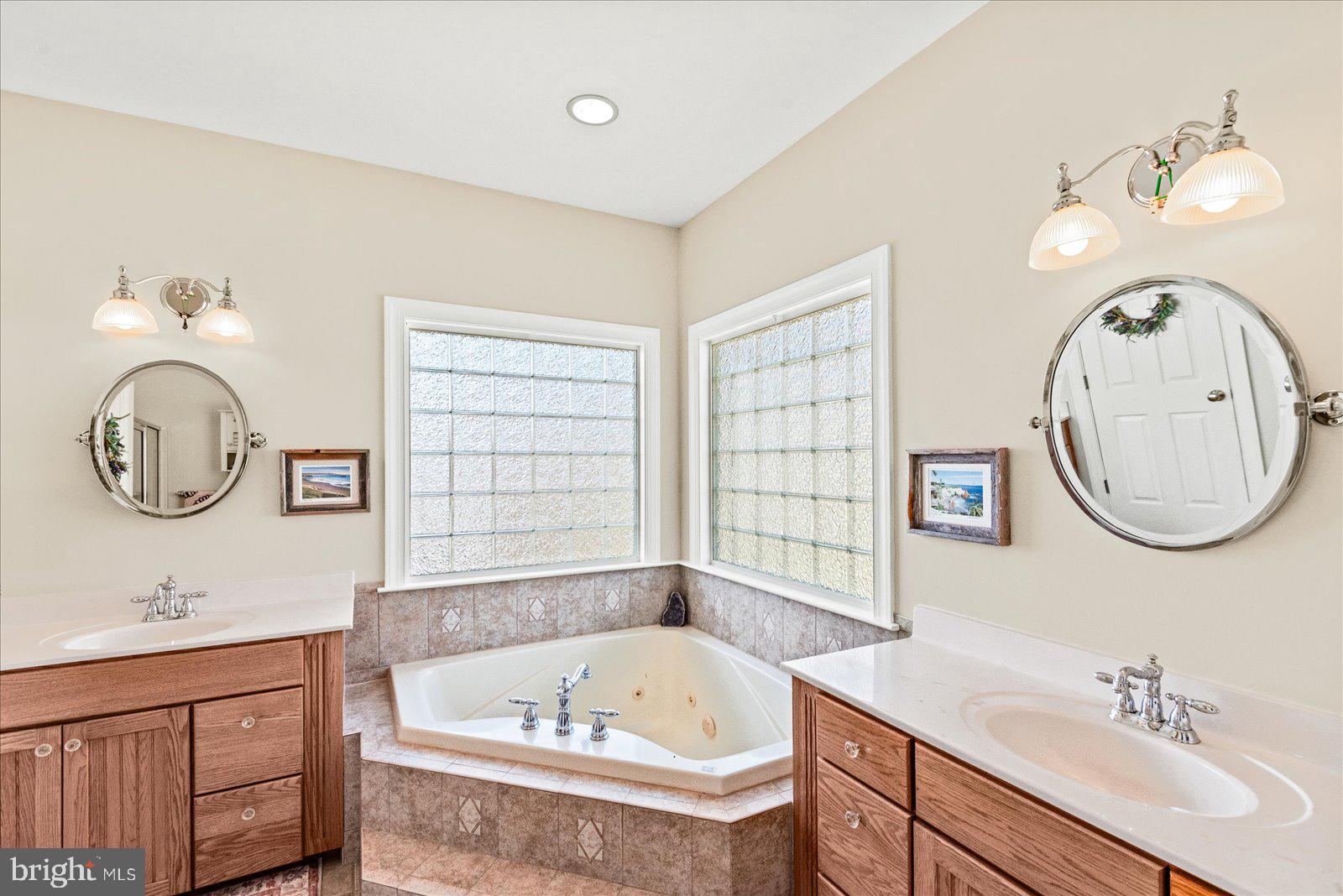 MEADOWLAND - Residential