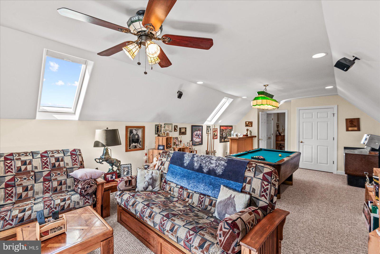 MEADOWLAND - Residential