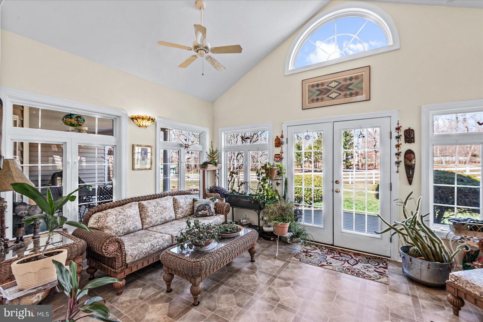 MEADOWLAND - Residential