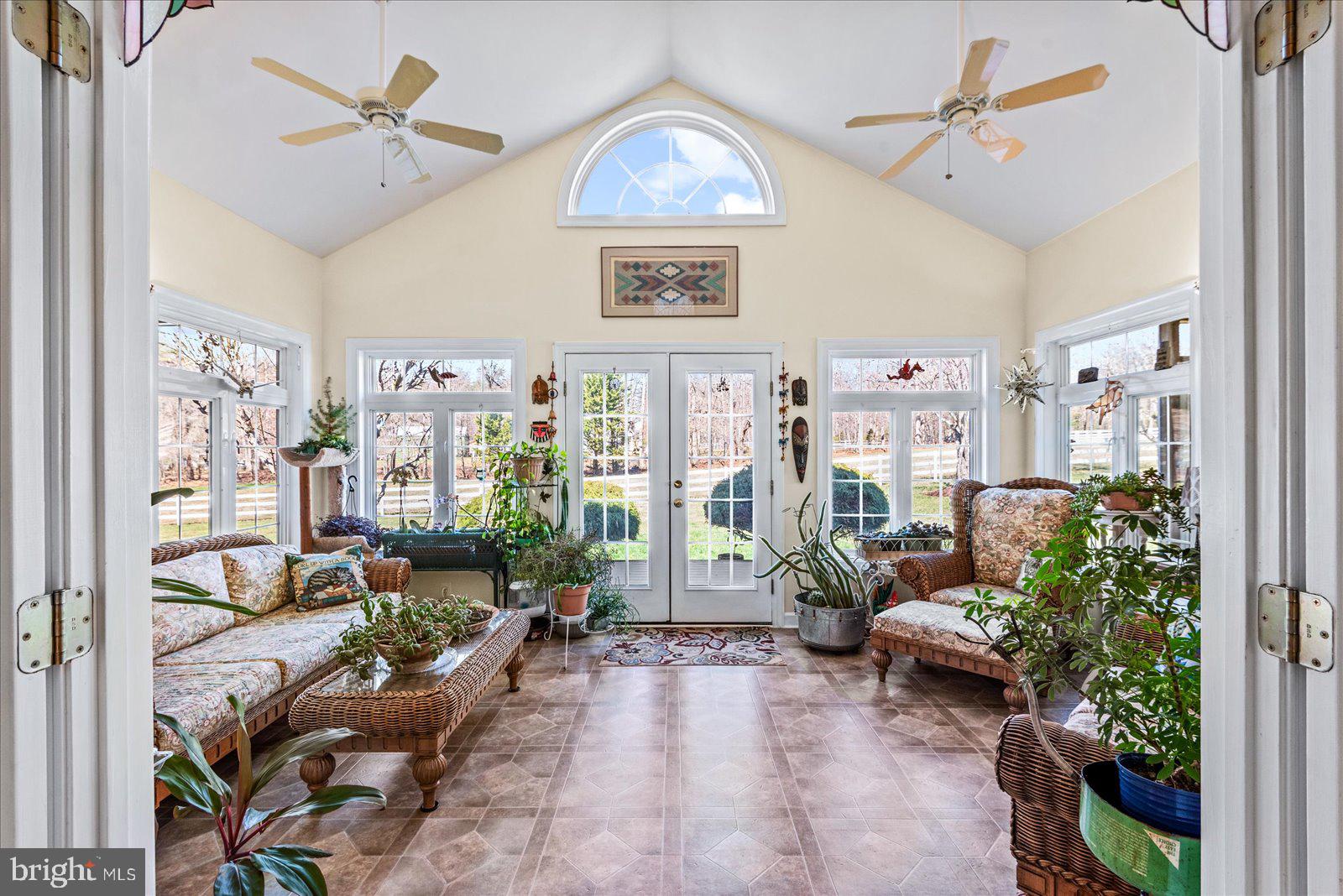 MEADOWLAND - Residential