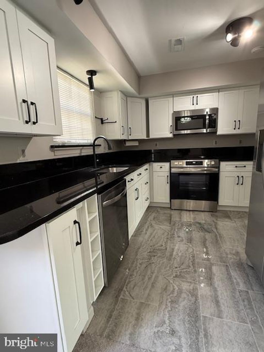 Photo of 3178 Vanderbilt Court, WOODBRIDGE, VA 22192 (MLS # VAPW2105992)