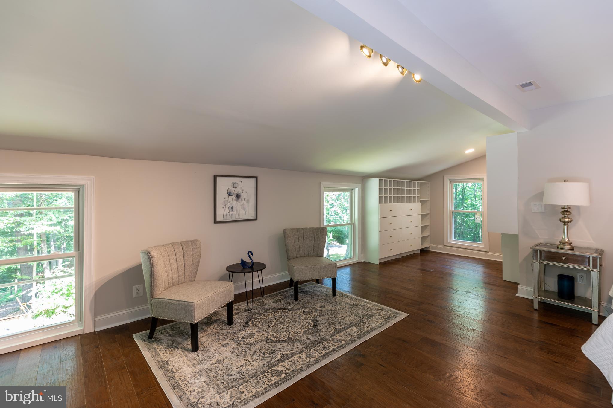 HUNTERS VALLEY MINCHEWS - Residential