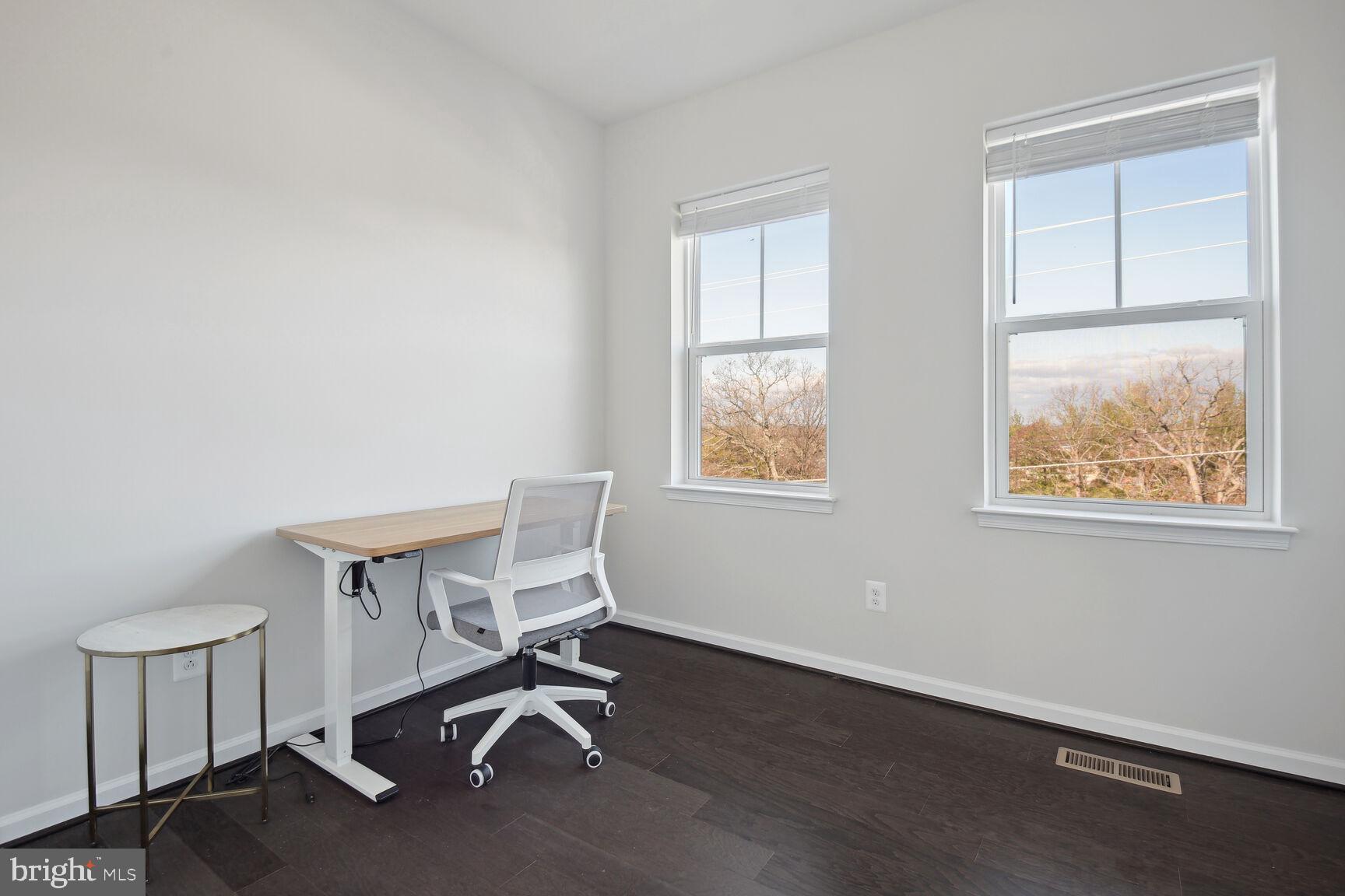 TRAVILAH STATION - Residential Lease