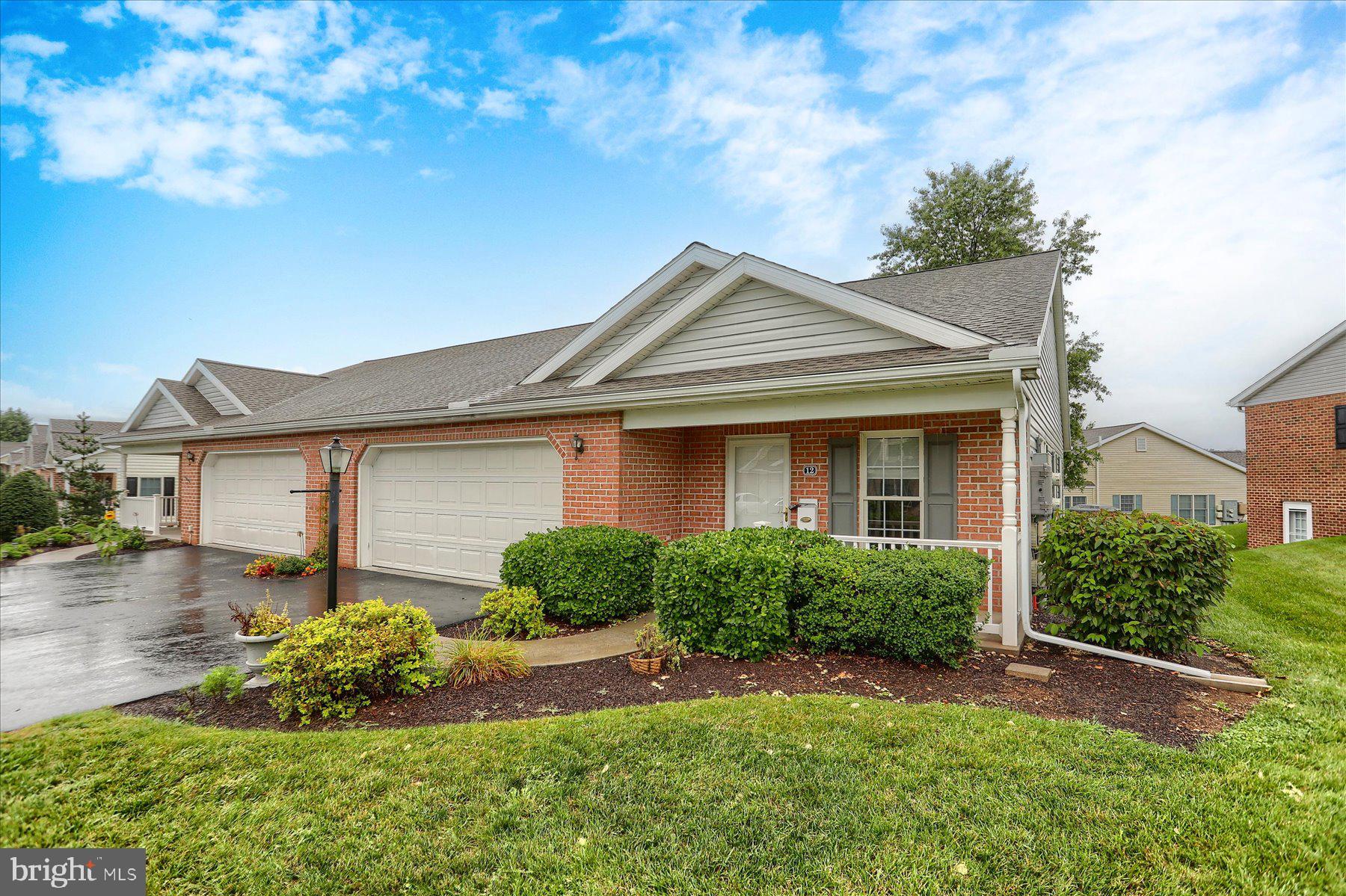 12 CREEK BANK DRIVE