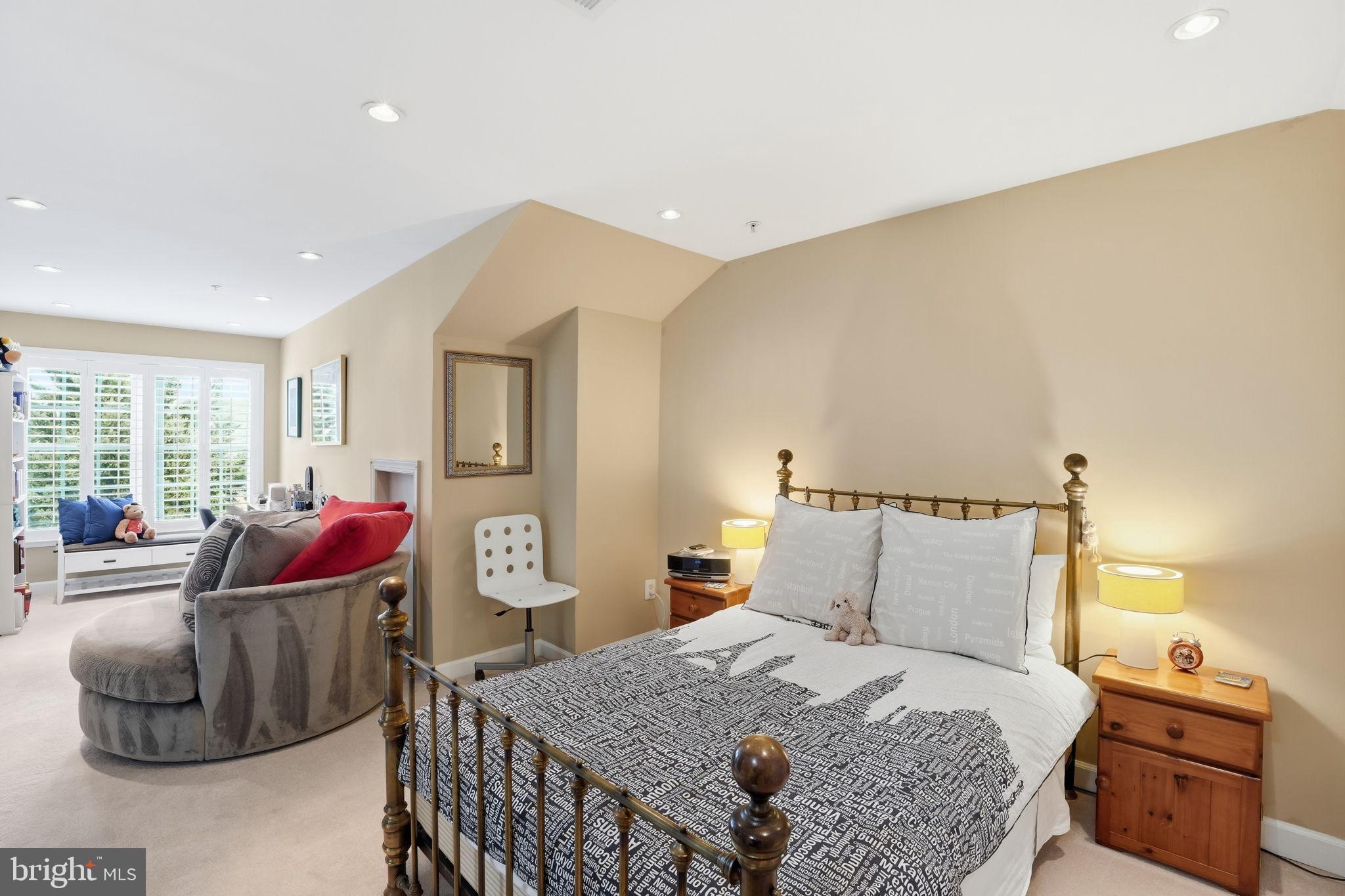 OLD TOWN GREENS - Residential