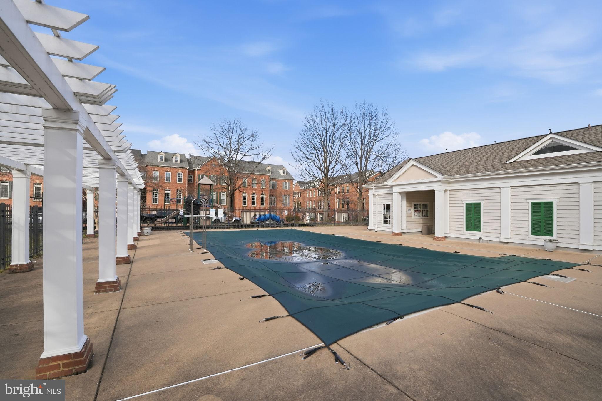 OLD TOWN GREENS - Residential