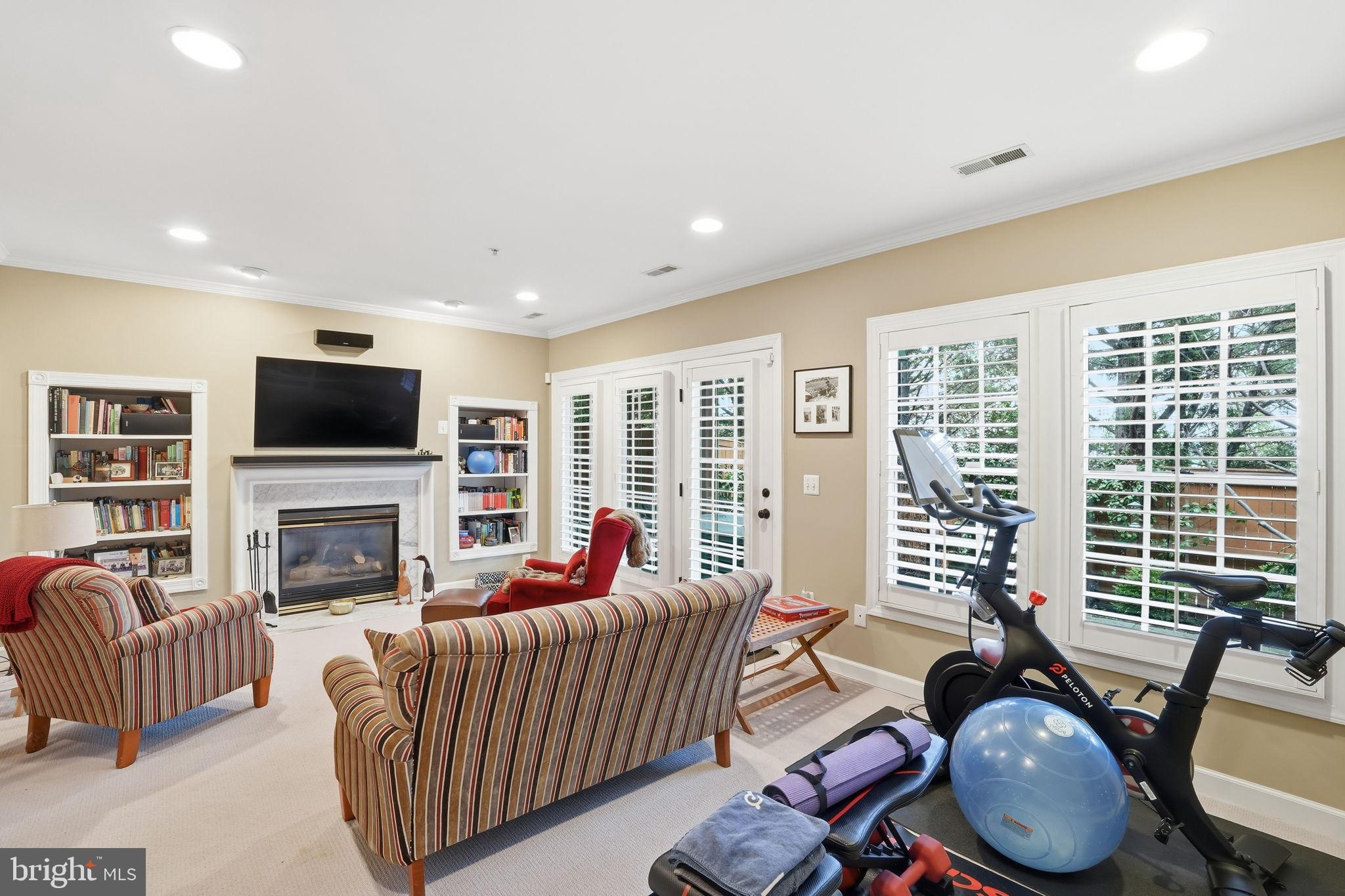 OLD TOWN GREENS - Residential