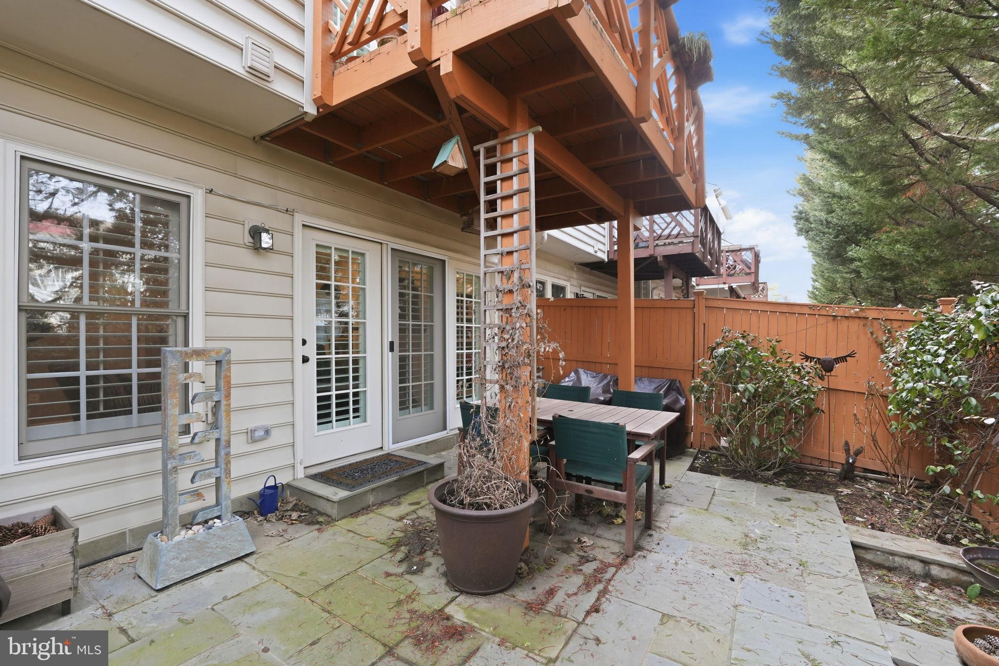 OLD TOWN GREENS - Residential