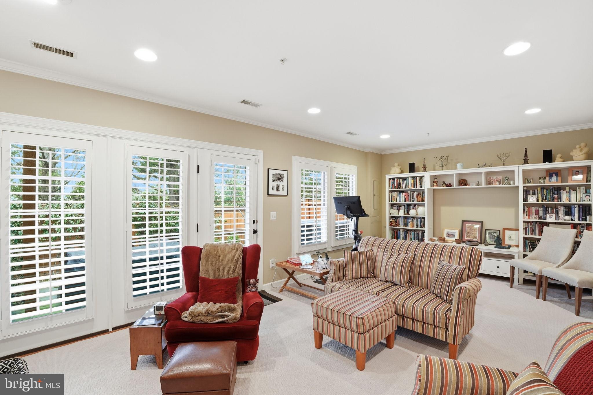 OLD TOWN GREENS - Residential