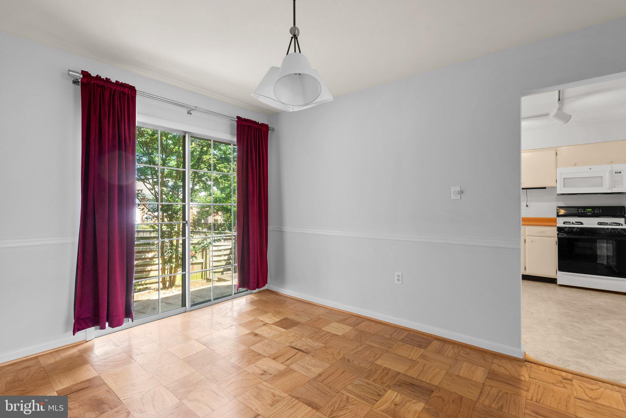 WINDSOR SQUARE - Residential