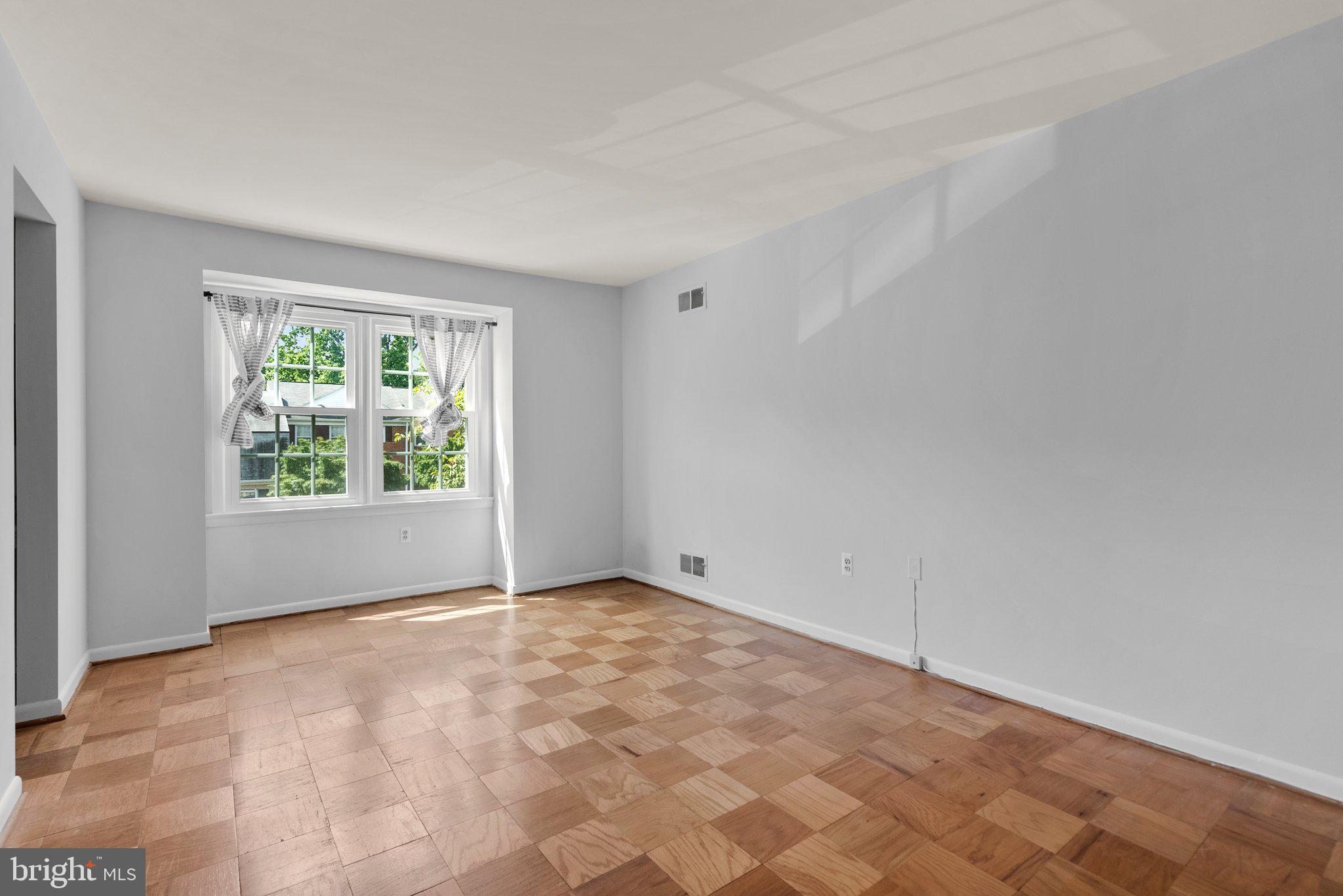 WINDSOR SQUARE - Residential