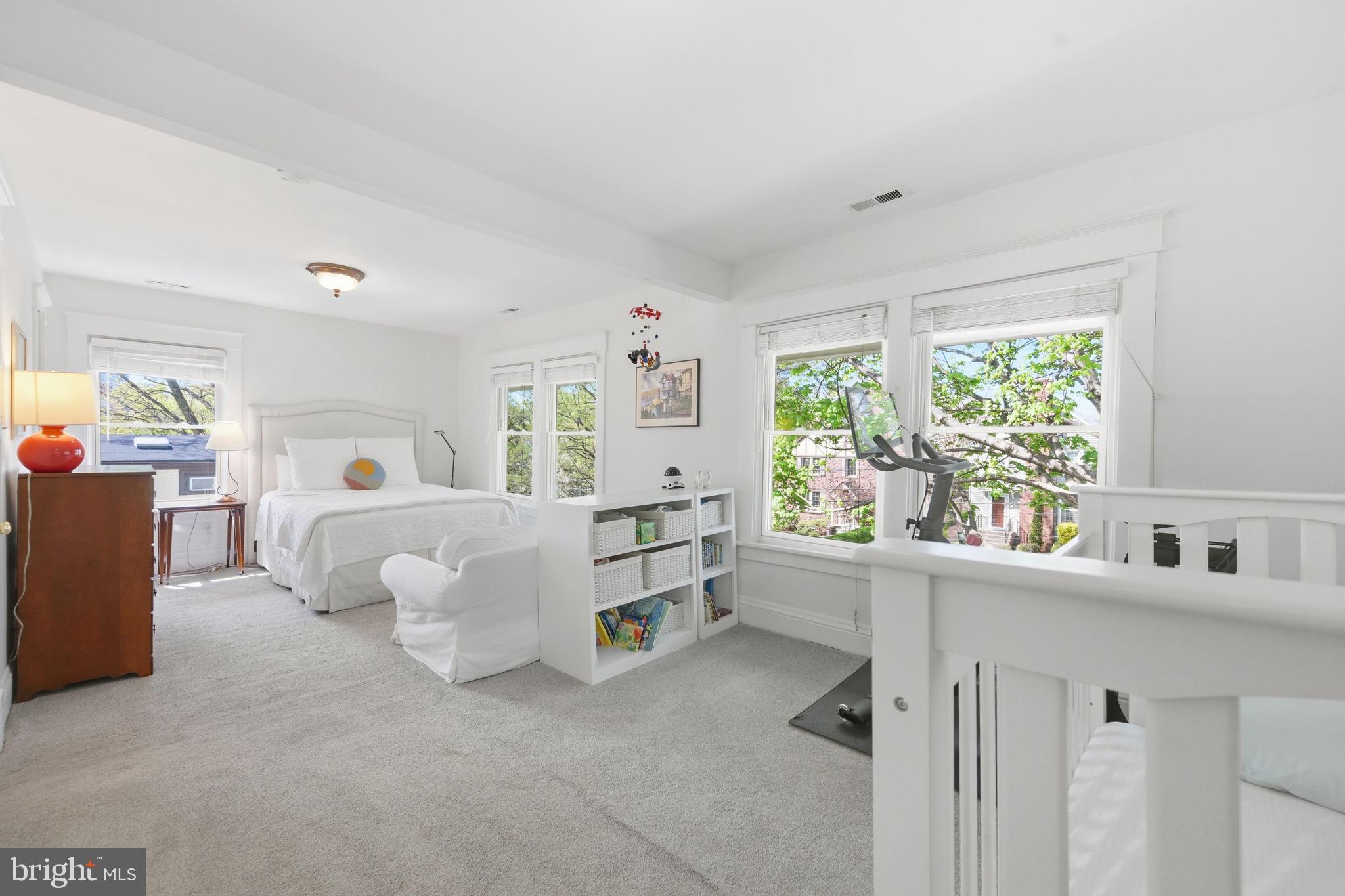 NORWOOD HEIGHTS - Residential