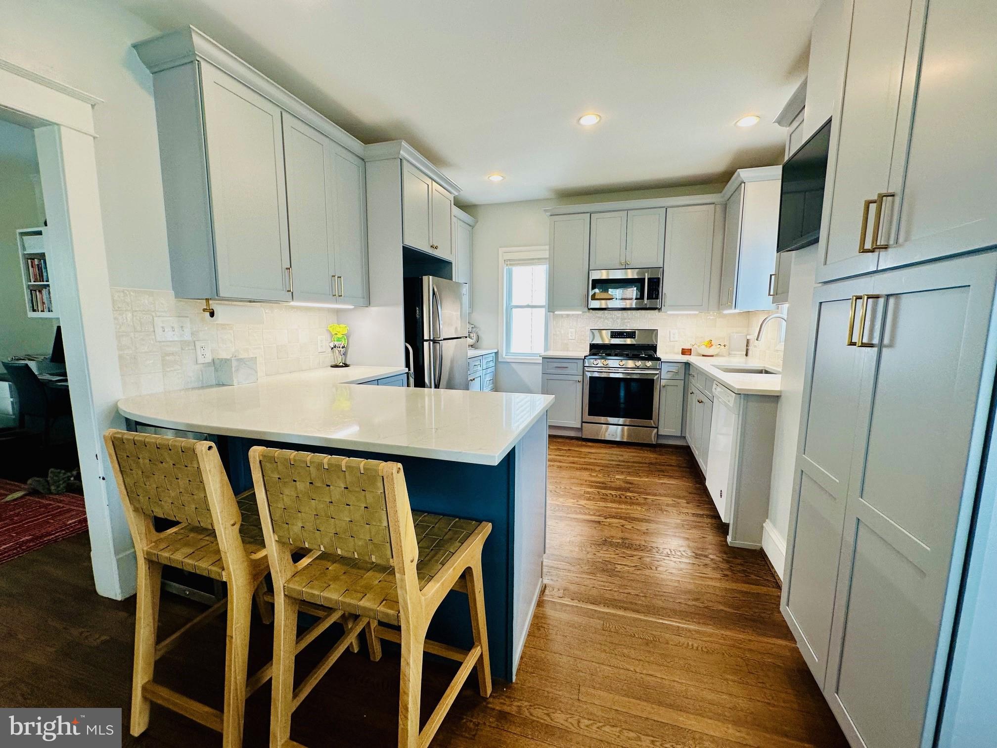 NORWOOD HEIGHTS - Residential