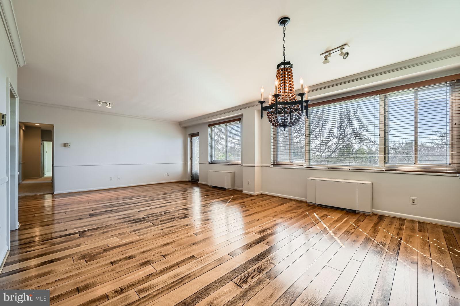 ELEVEN SLADE - Residential