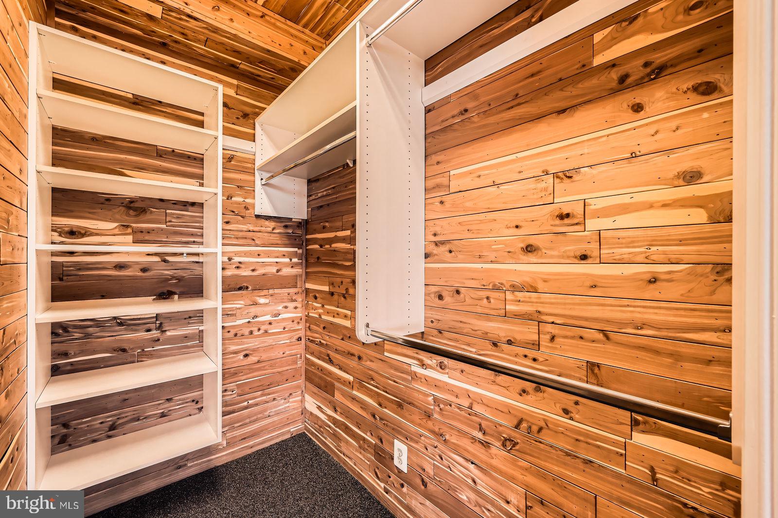 ELEVEN SLADE - Residential