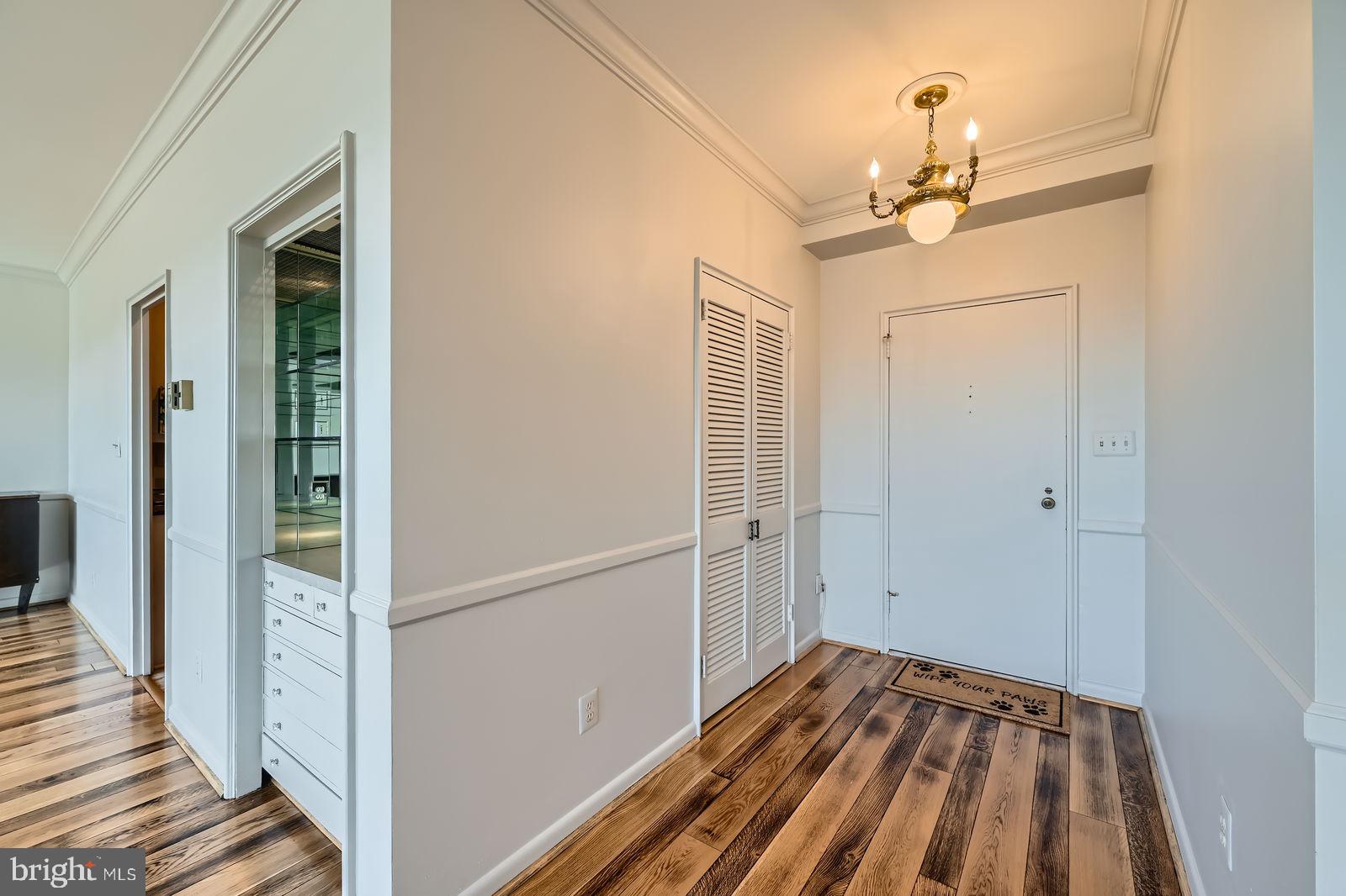 ELEVEN SLADE - Residential