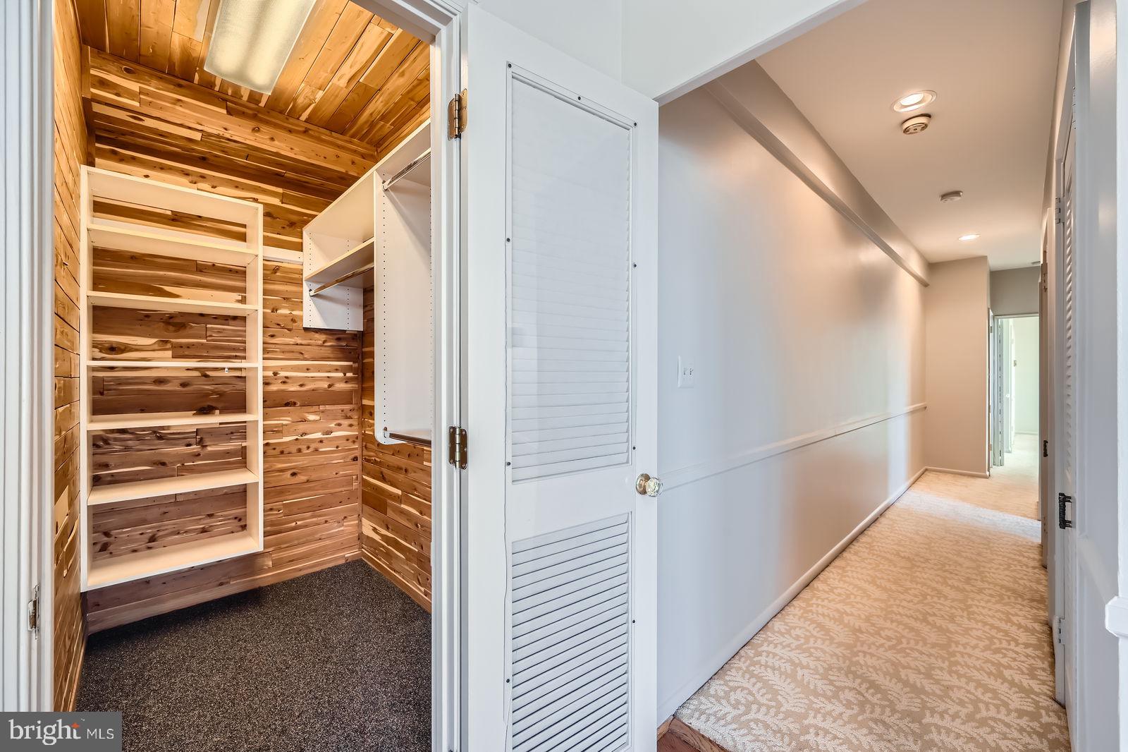 ELEVEN SLADE - Residential