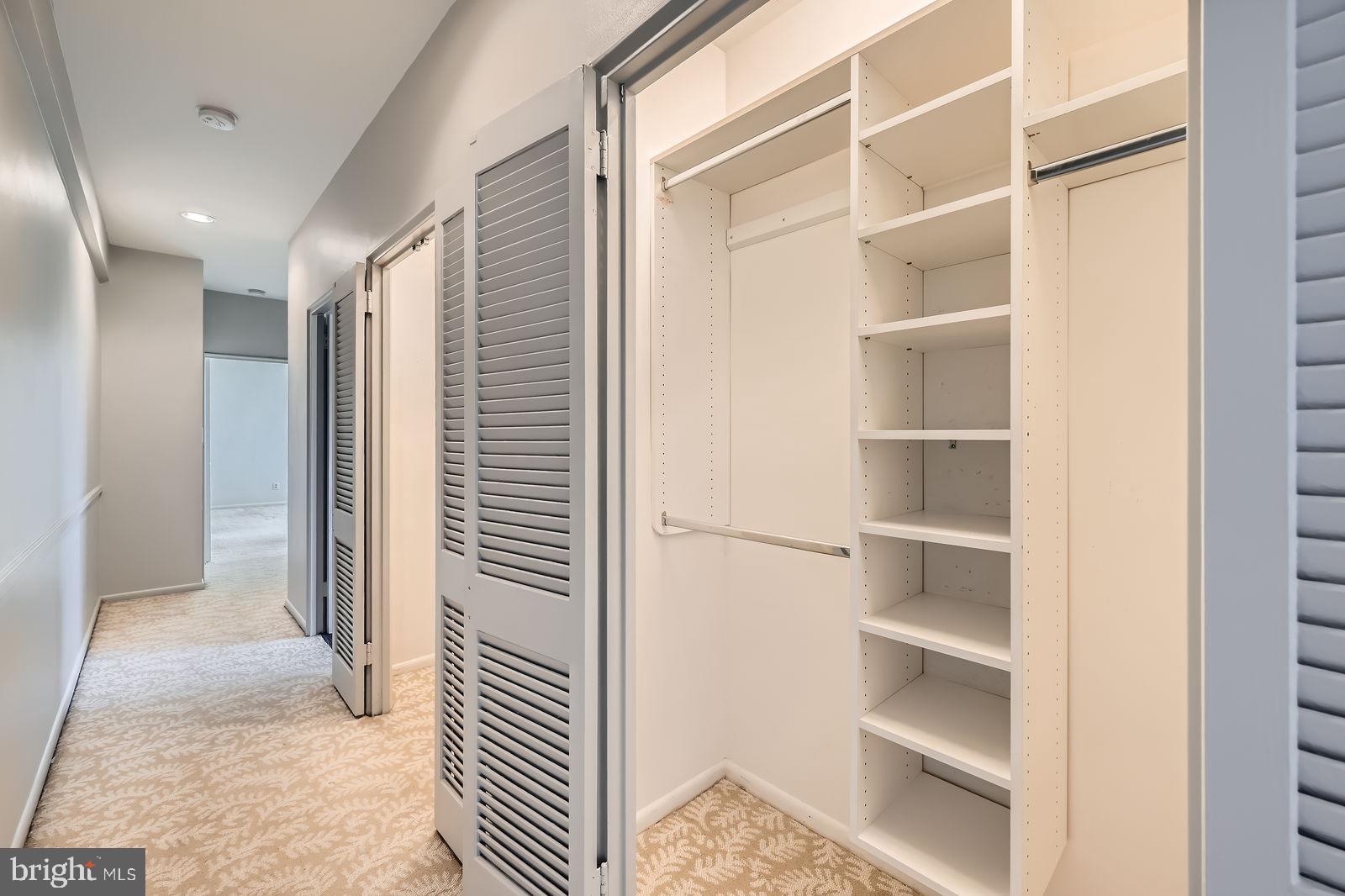 ELEVEN SLADE - Residential