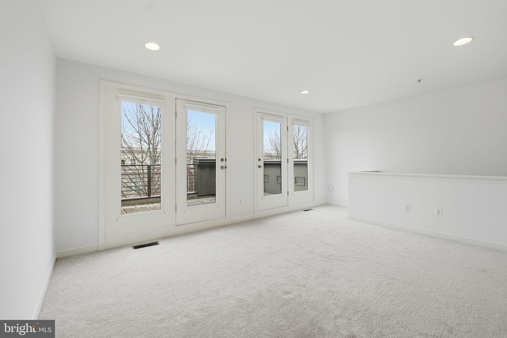 MOSAIC AT MERRIFIELD - Residential