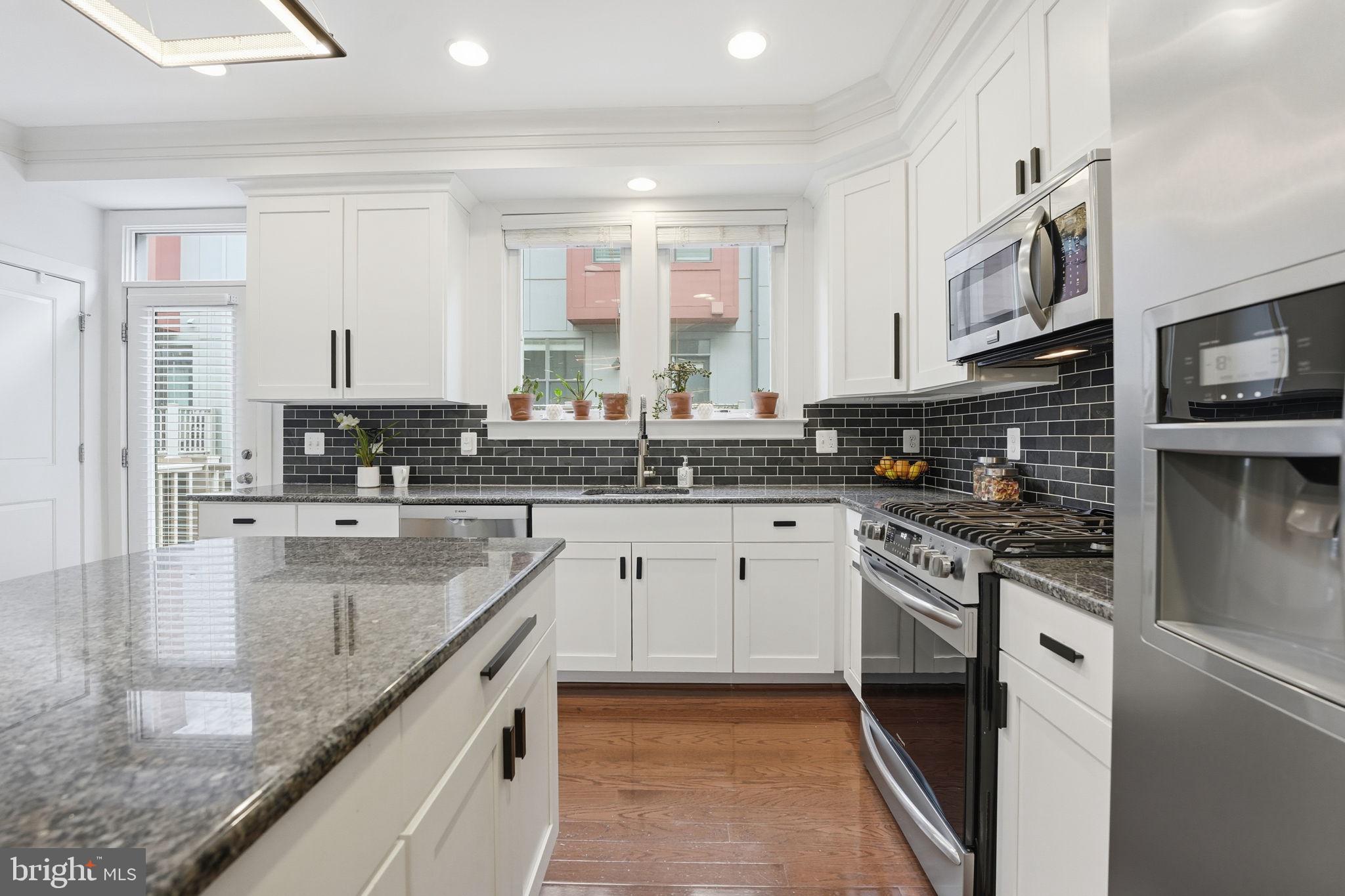 MOSAIC AT MERRIFIELD - Residential