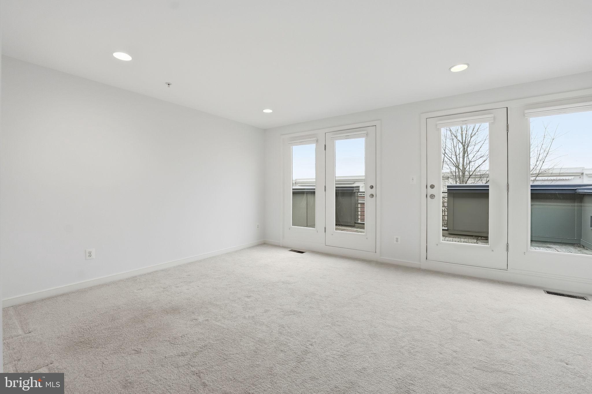 MOSAIC AT MERRIFIELD - Residential