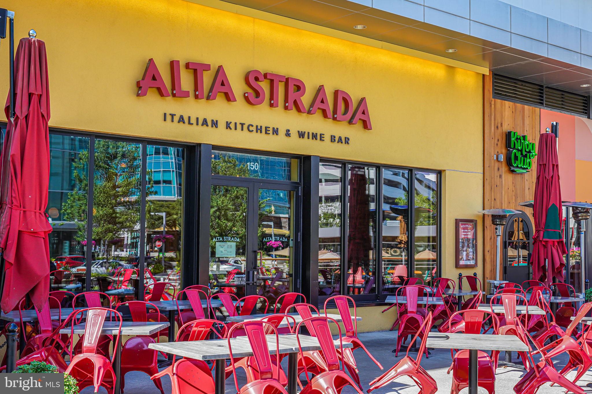 MOSAIC AT MERRIFIELD - Residential