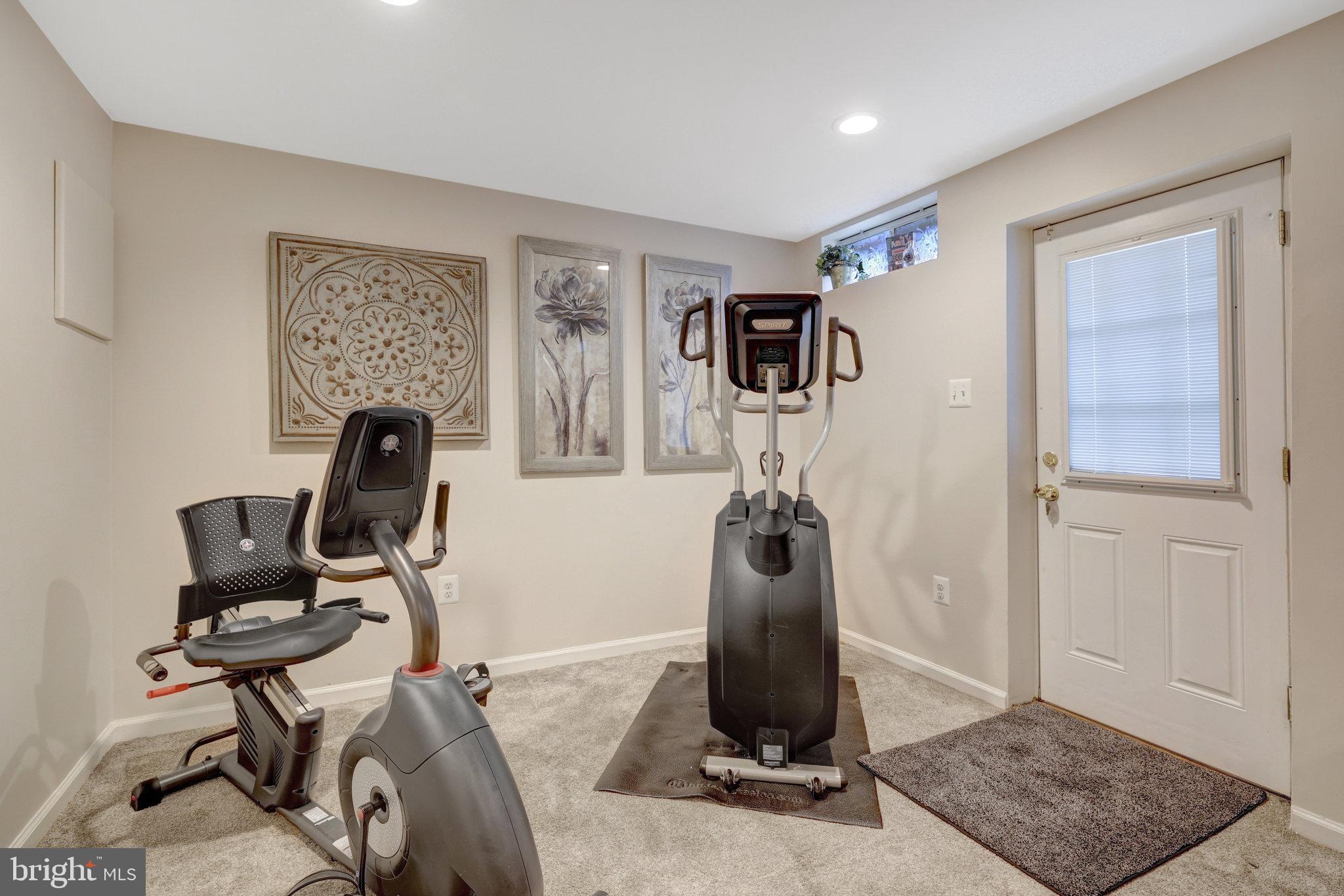 ASHBURN FARM - Residential