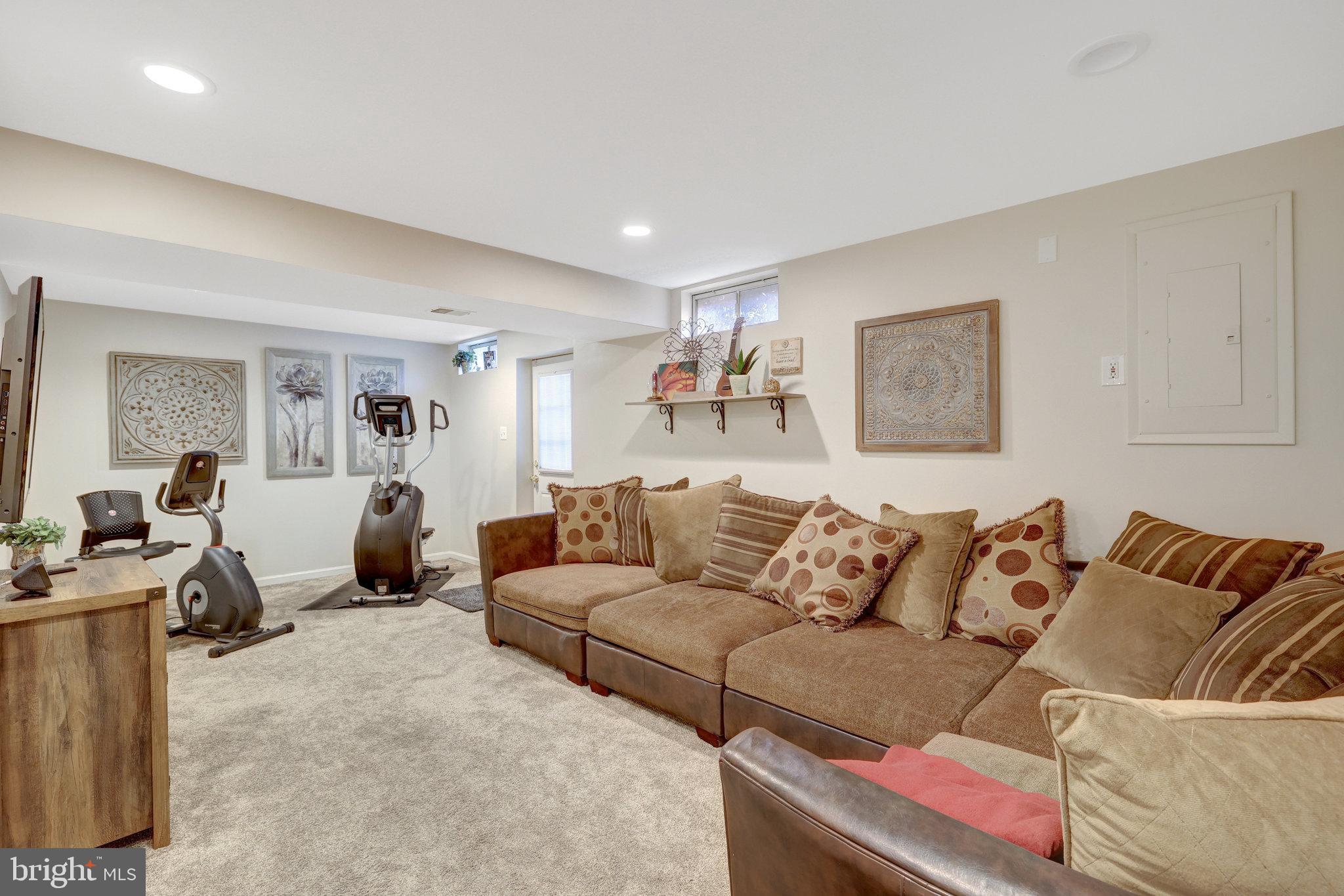 ASHBURN FARM - Residential