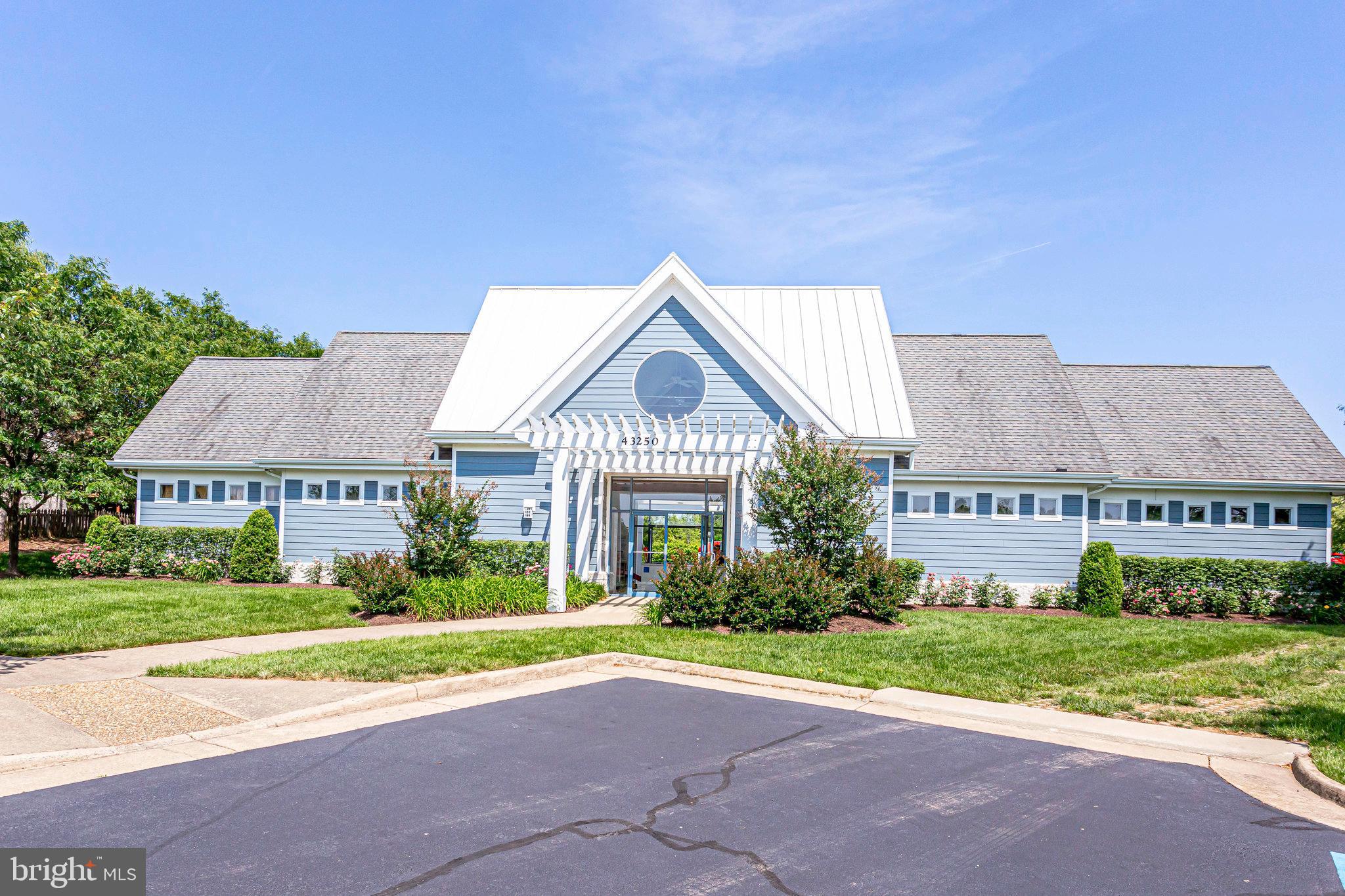 ASHBURN FARM - Residential