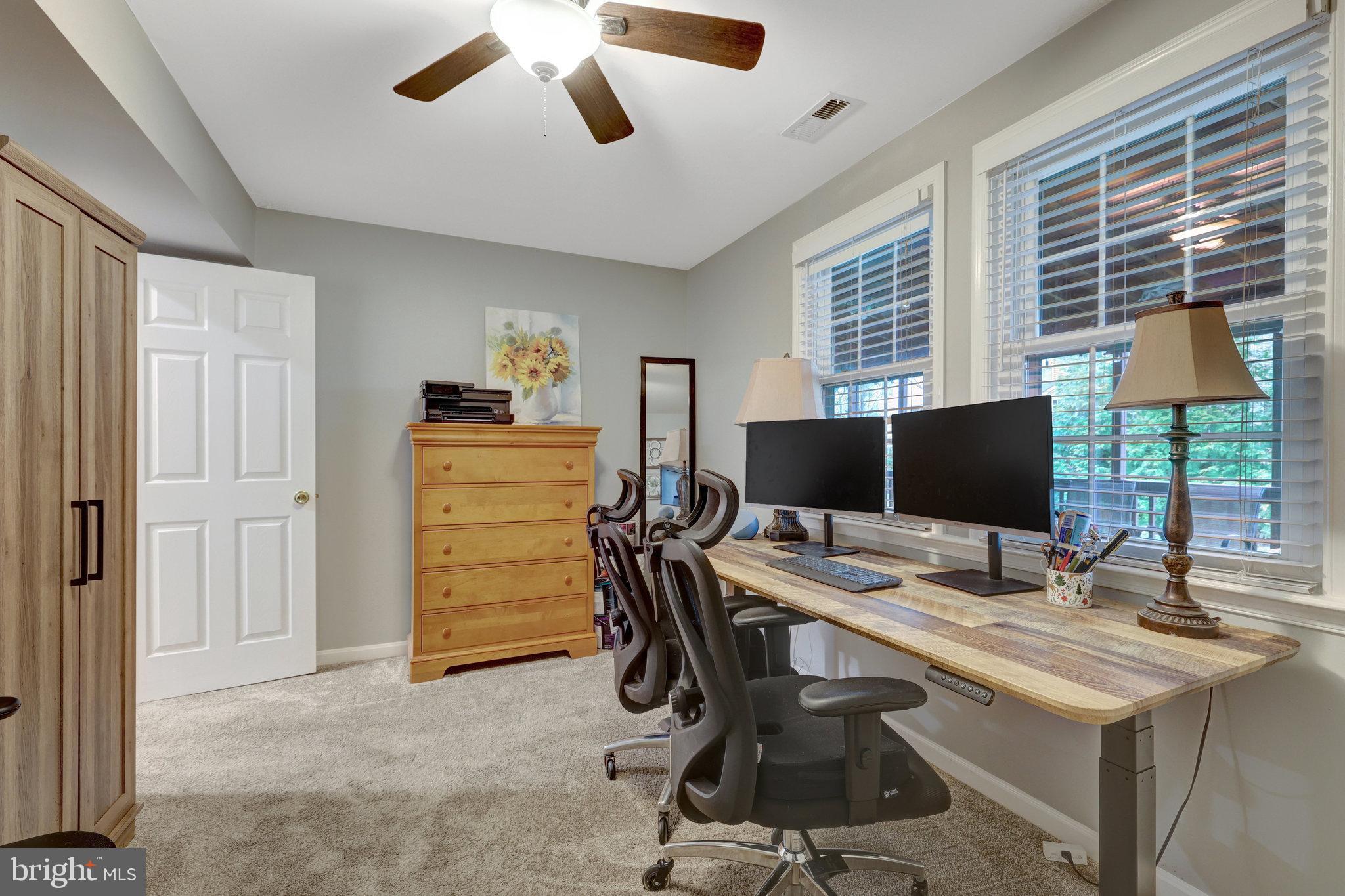 ASHBURN FARM - Residential