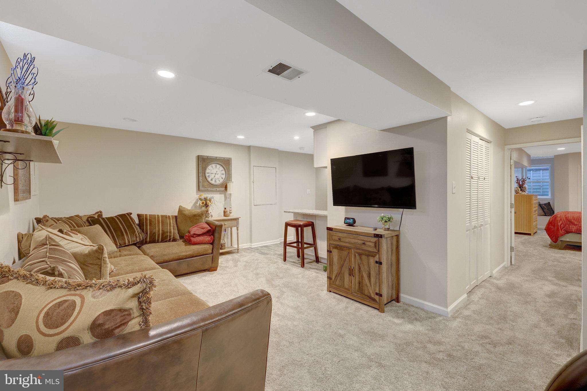 ASHBURN FARM - Residential