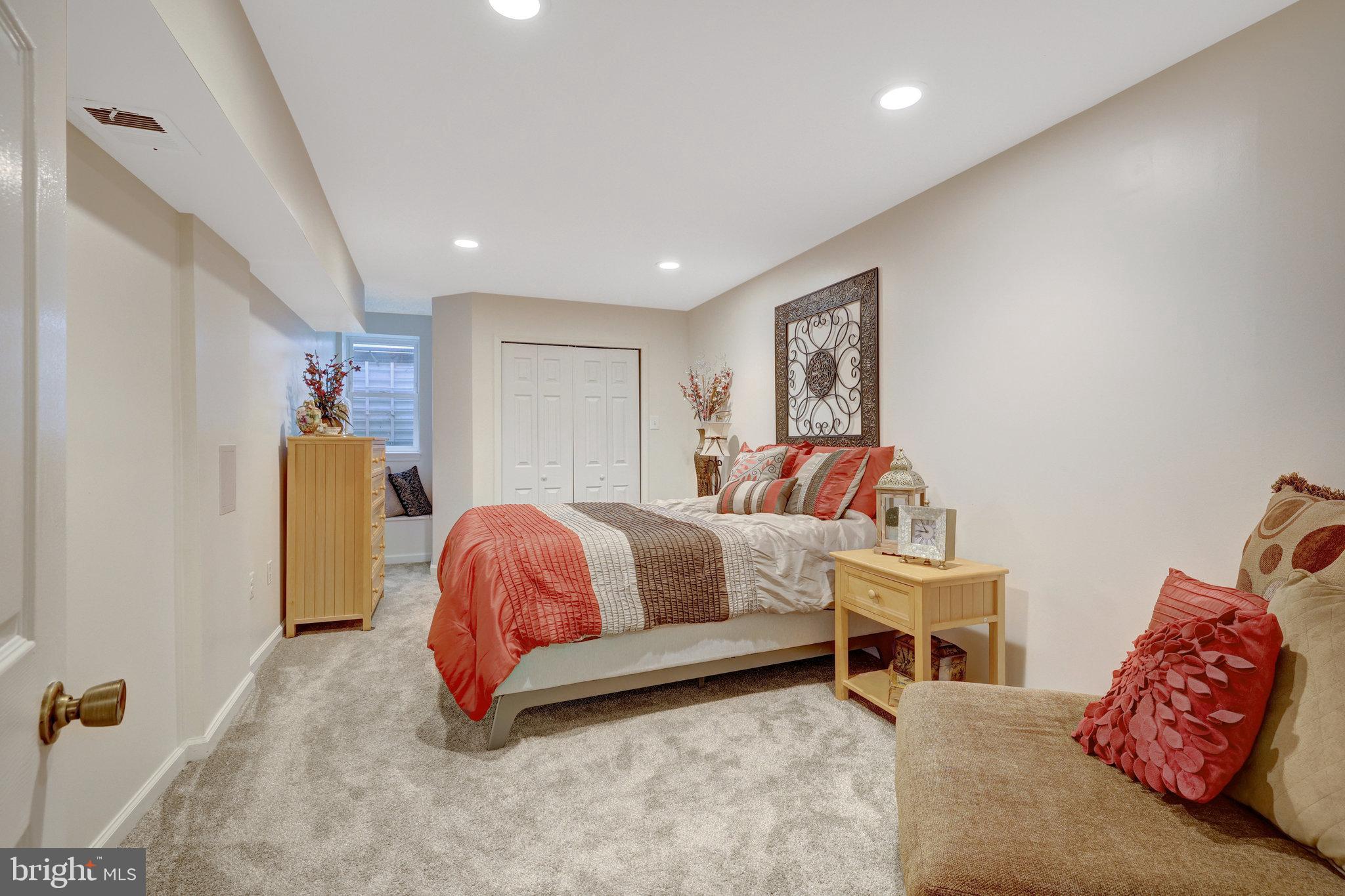 ASHBURN FARM - Residential