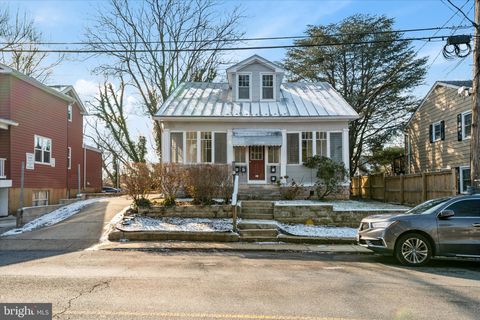 Photo of 13 Annapolis Street, ANNAPOLIS, MD 21401 (MLS # MDAA2135402)